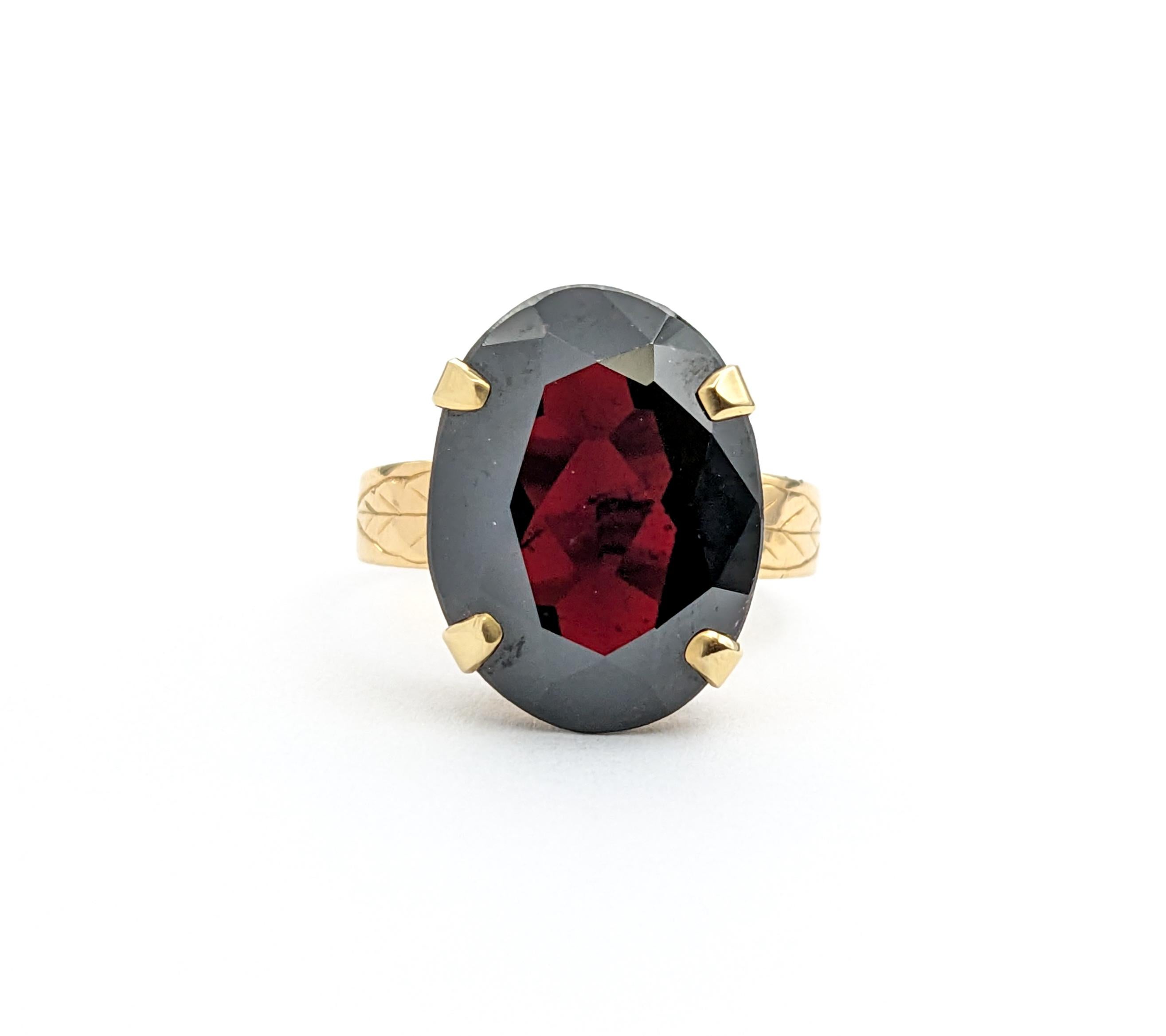 Modern Vintage Mid-Century 10ct Oval Garnet Ring In Yellow Gold For Sale