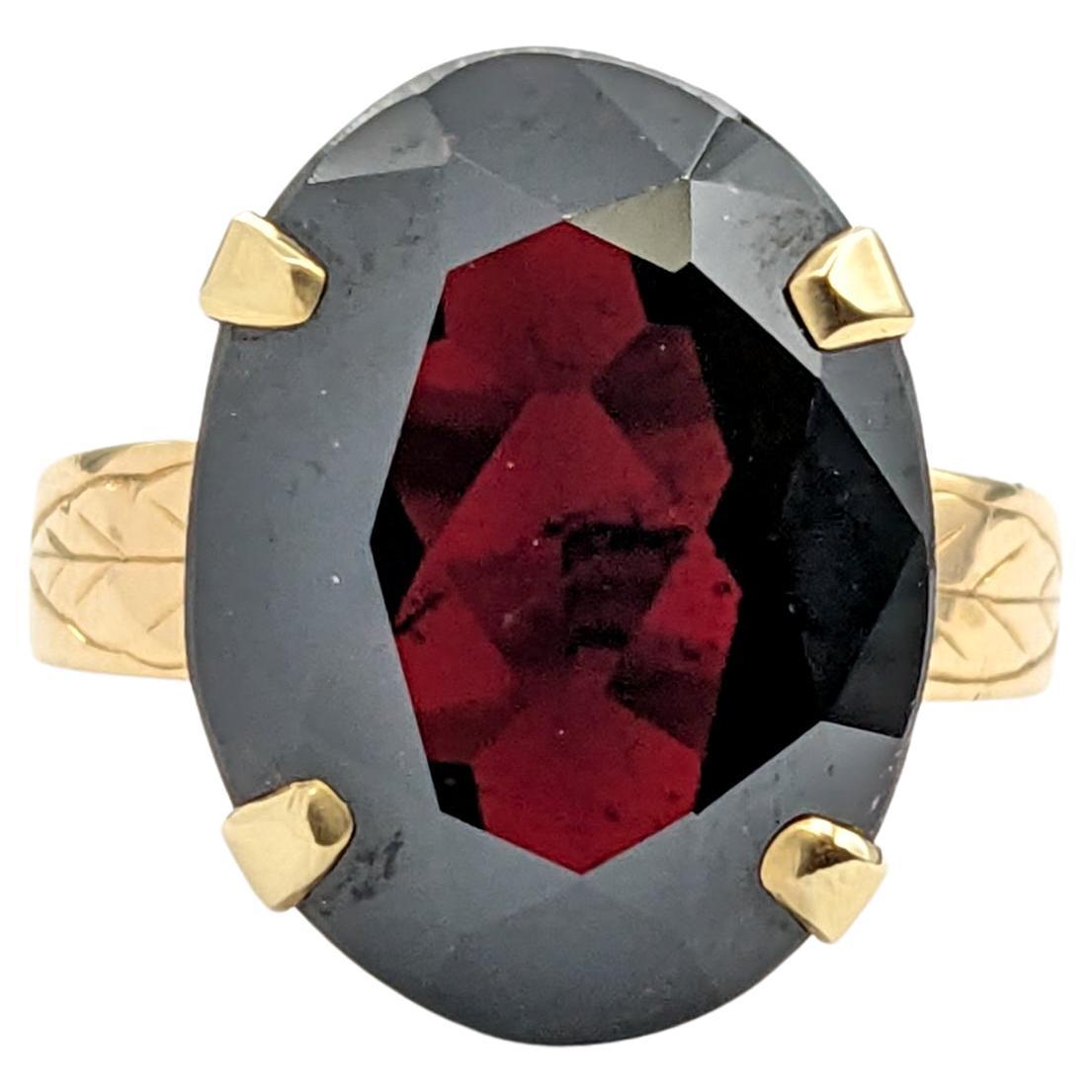 Vintage Mid-Century 10ct Oval Garnet Ring In Yellow Gold For Sale