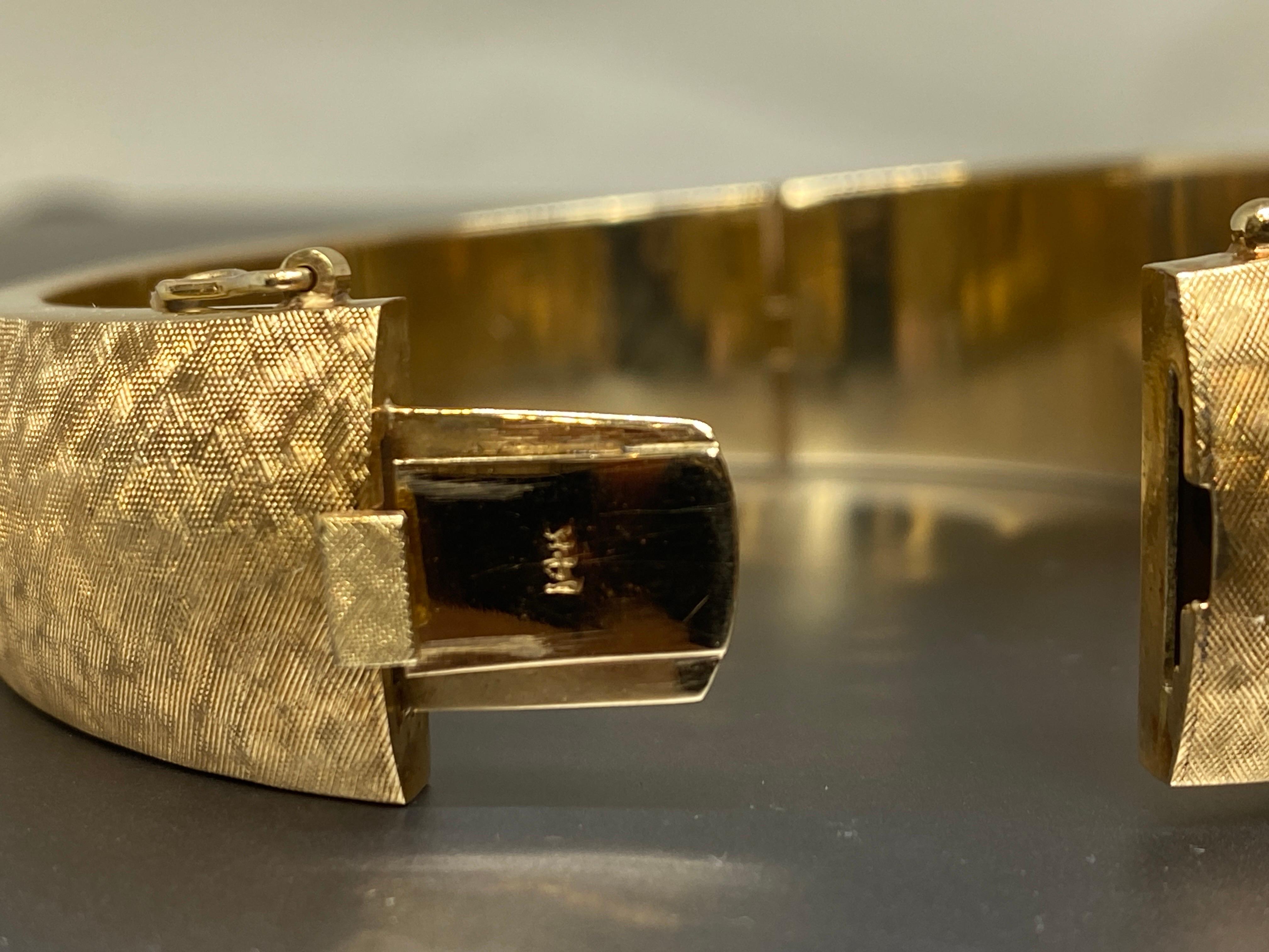 Vintage Mid Century 14k Yellow Gold Florentine Diamond Hinged Bangle Bracelet For Sale 6