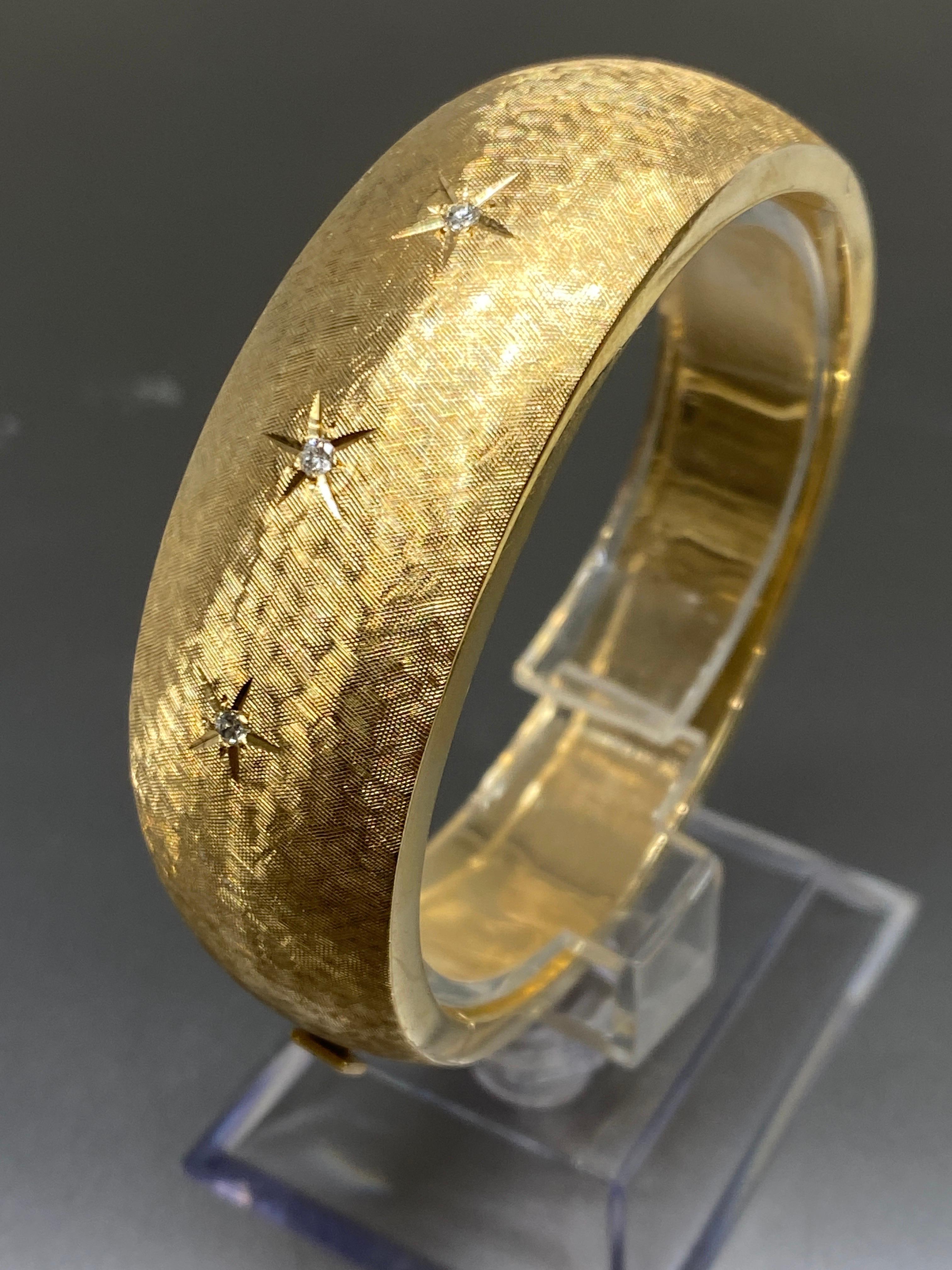 Contemporary Vintage Mid Century 14k Yellow Gold Florentine Diamond Hinged Bangle Bracelet For Sale