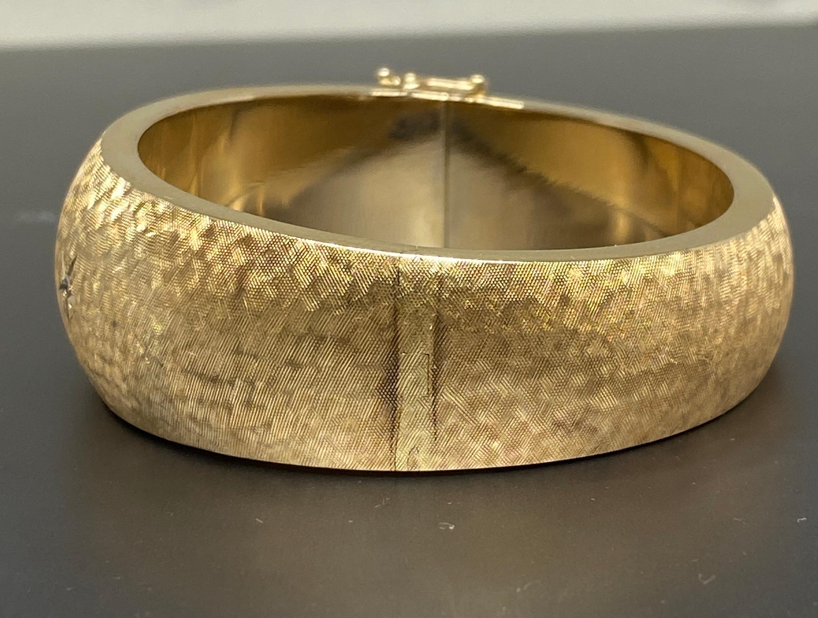 Women's Vintage Mid Century 14k Yellow Gold Florentine Diamond Hinged Bangle Bracelet For Sale
