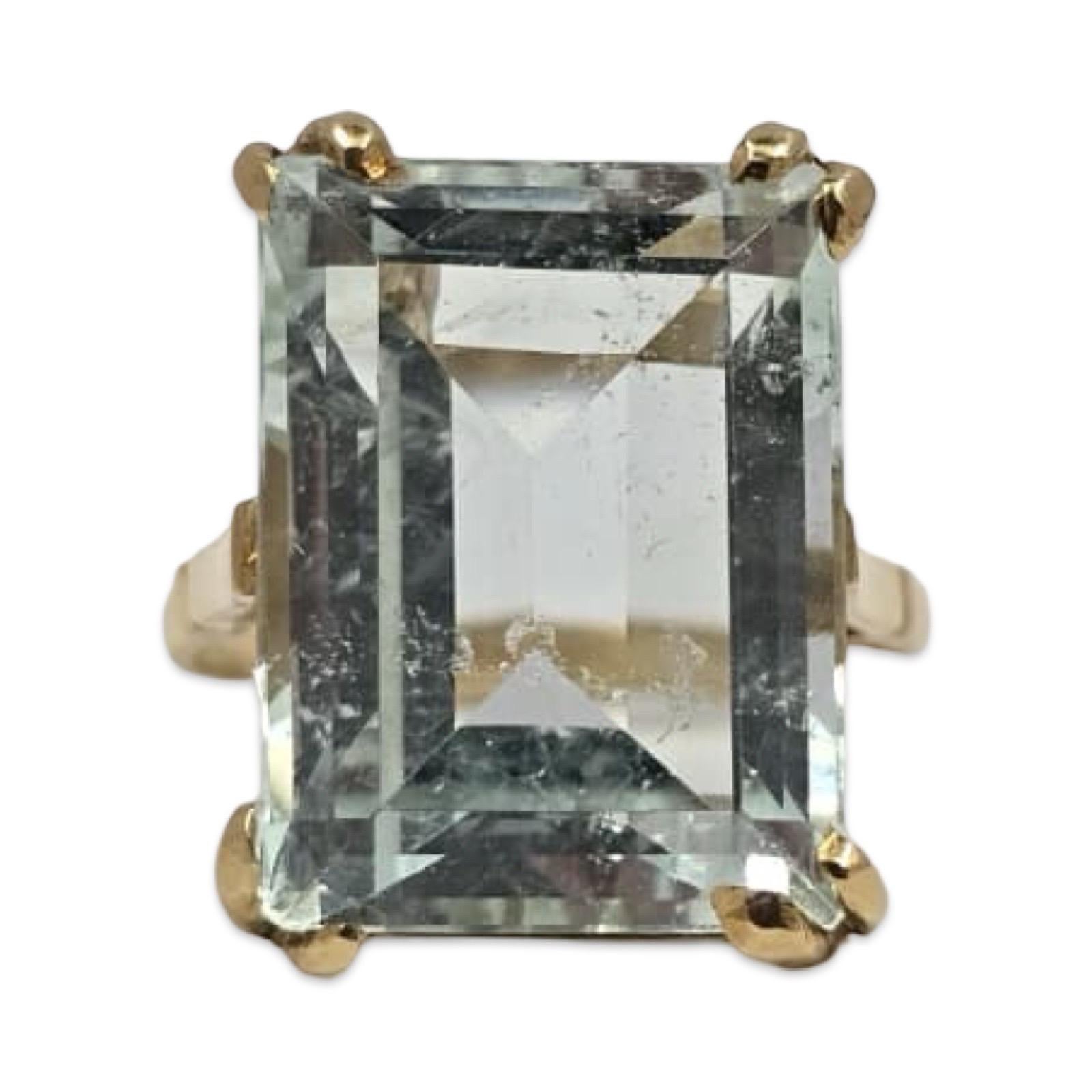 Vintage Mid-Century 15ct Smaragd-Schliff Aquamarin Cocktail Ring 18k Gold (Smaragdschliff) im Angebot