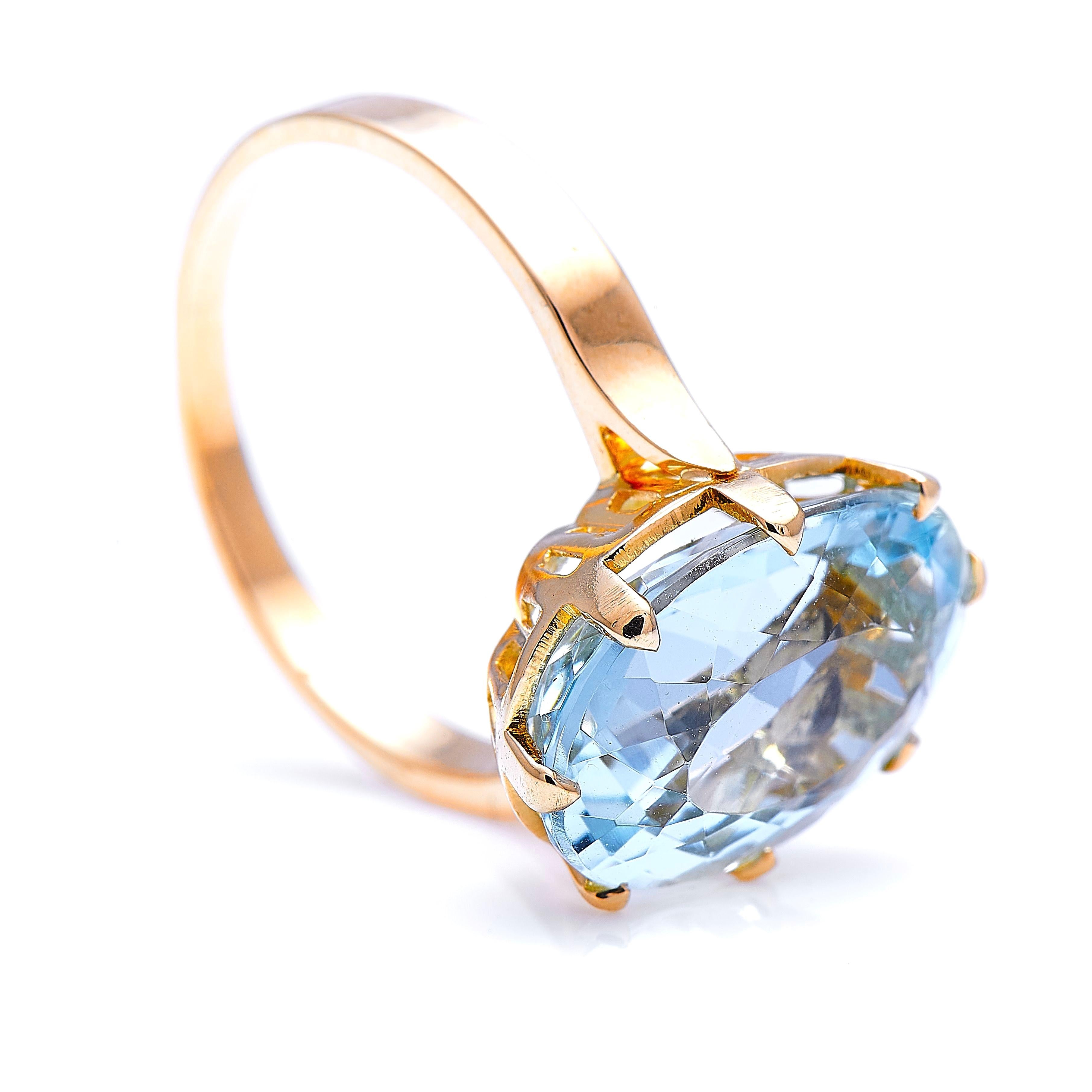 Women's Vintage, Midcentury, 18 Carat Gold, Single Stone Aquamarine Ring