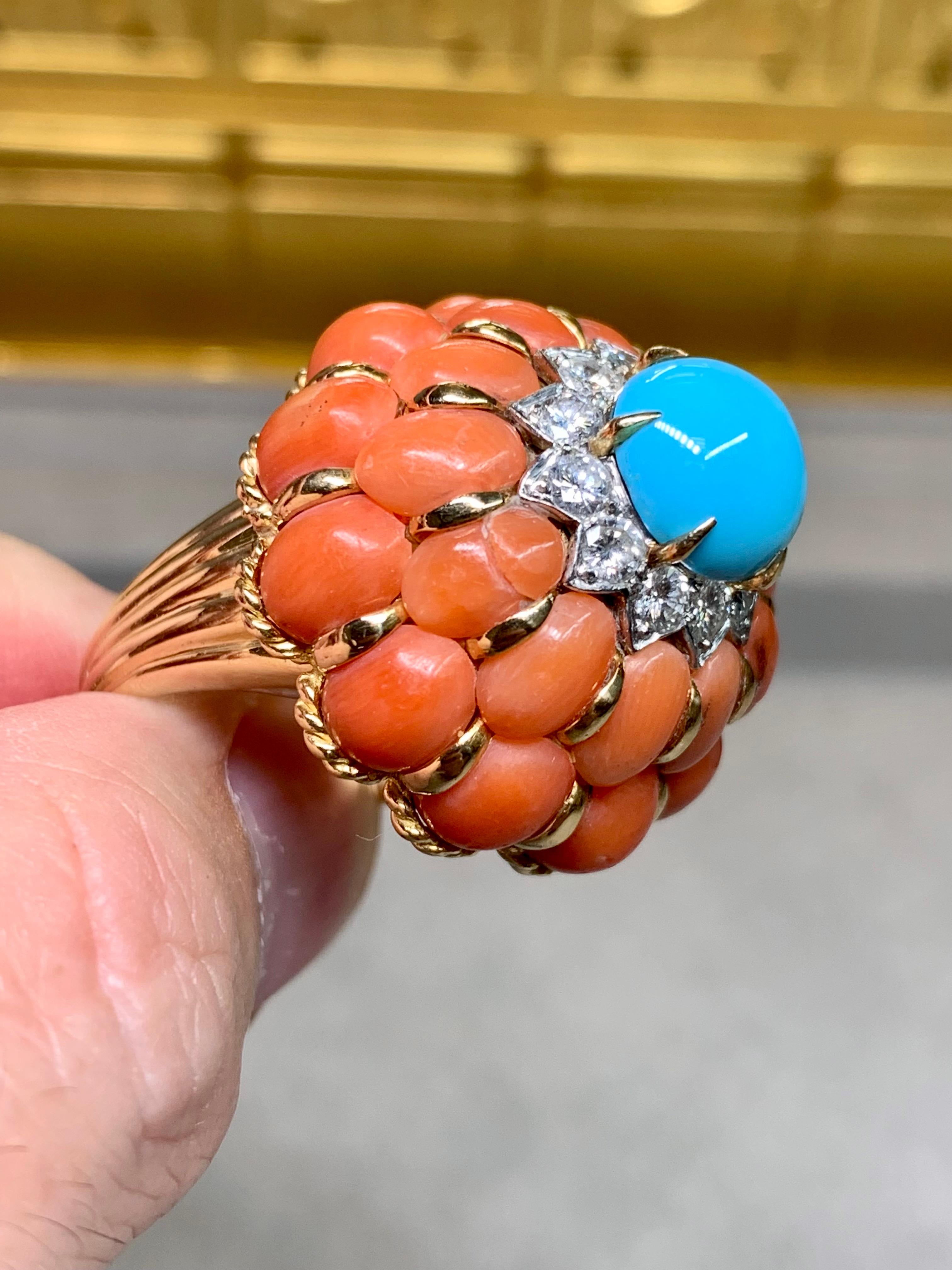 Anello da cocktail di metà secolo, persiano a 18 carati, con corallo e diamante, di grandi dimensioni in vendita 2