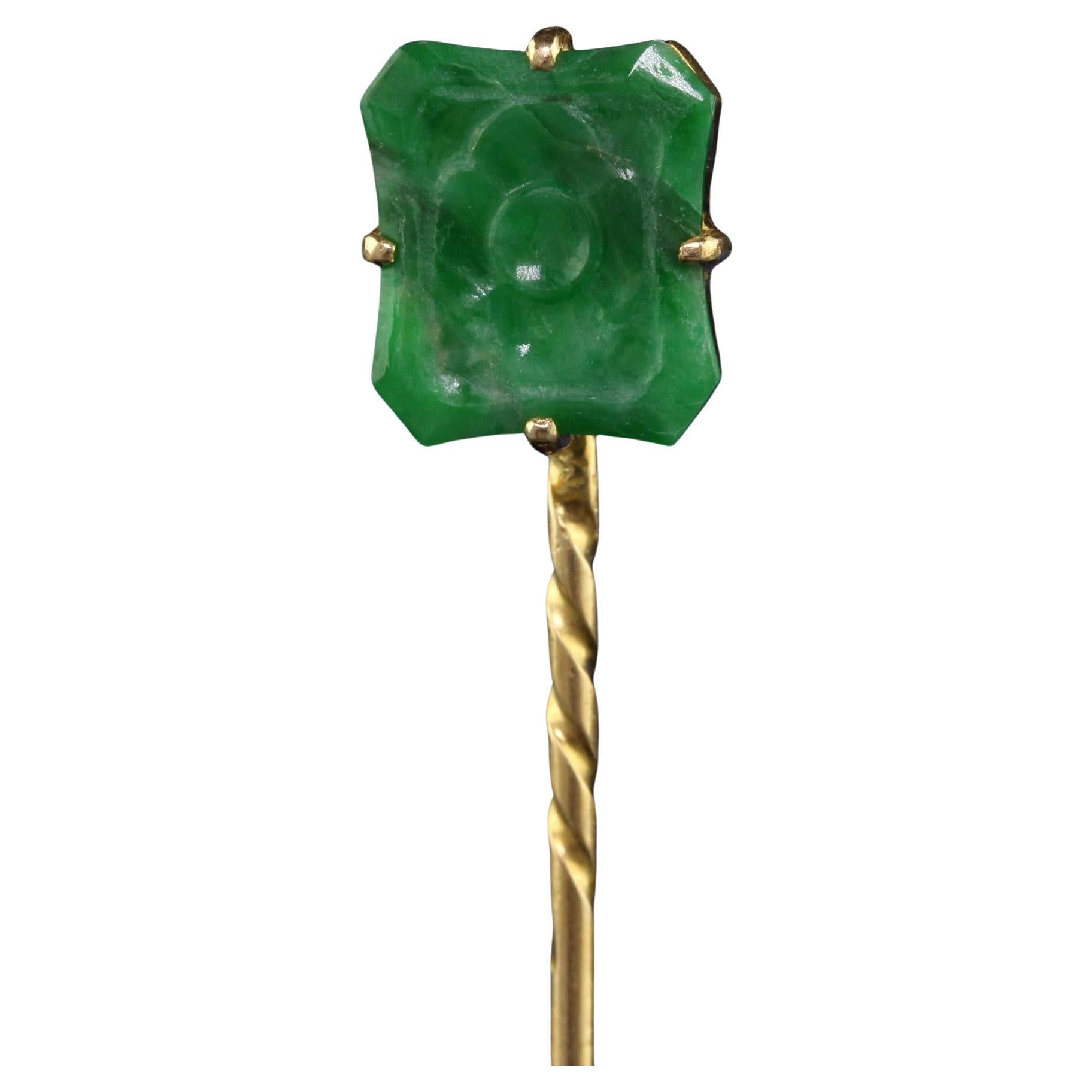 Vintage Mid Century 18K Yellow Gold Carved Jade Floral Stick Pin For Sale