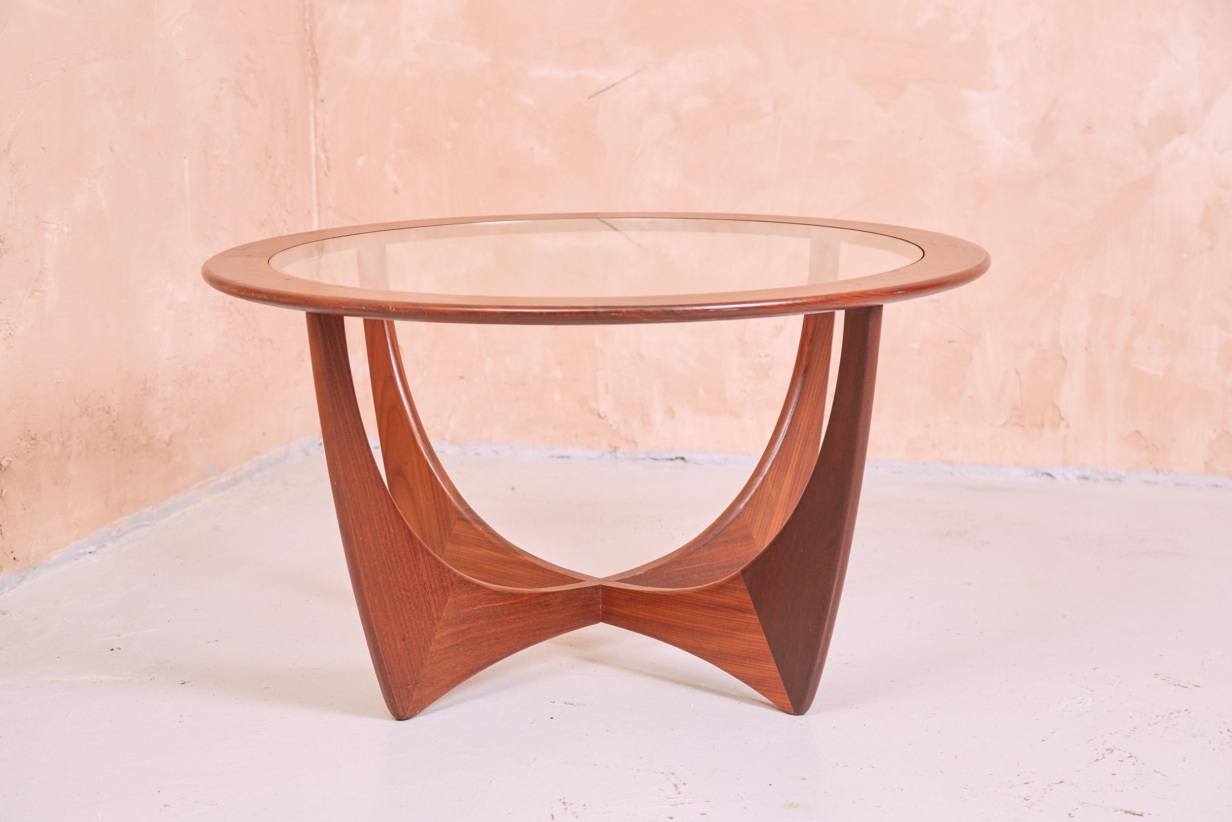 Vintage Mid Century 1960s G Plan Round Astro Coffee Table In Teak And Glass Mcm In Fair Condition In London, GB