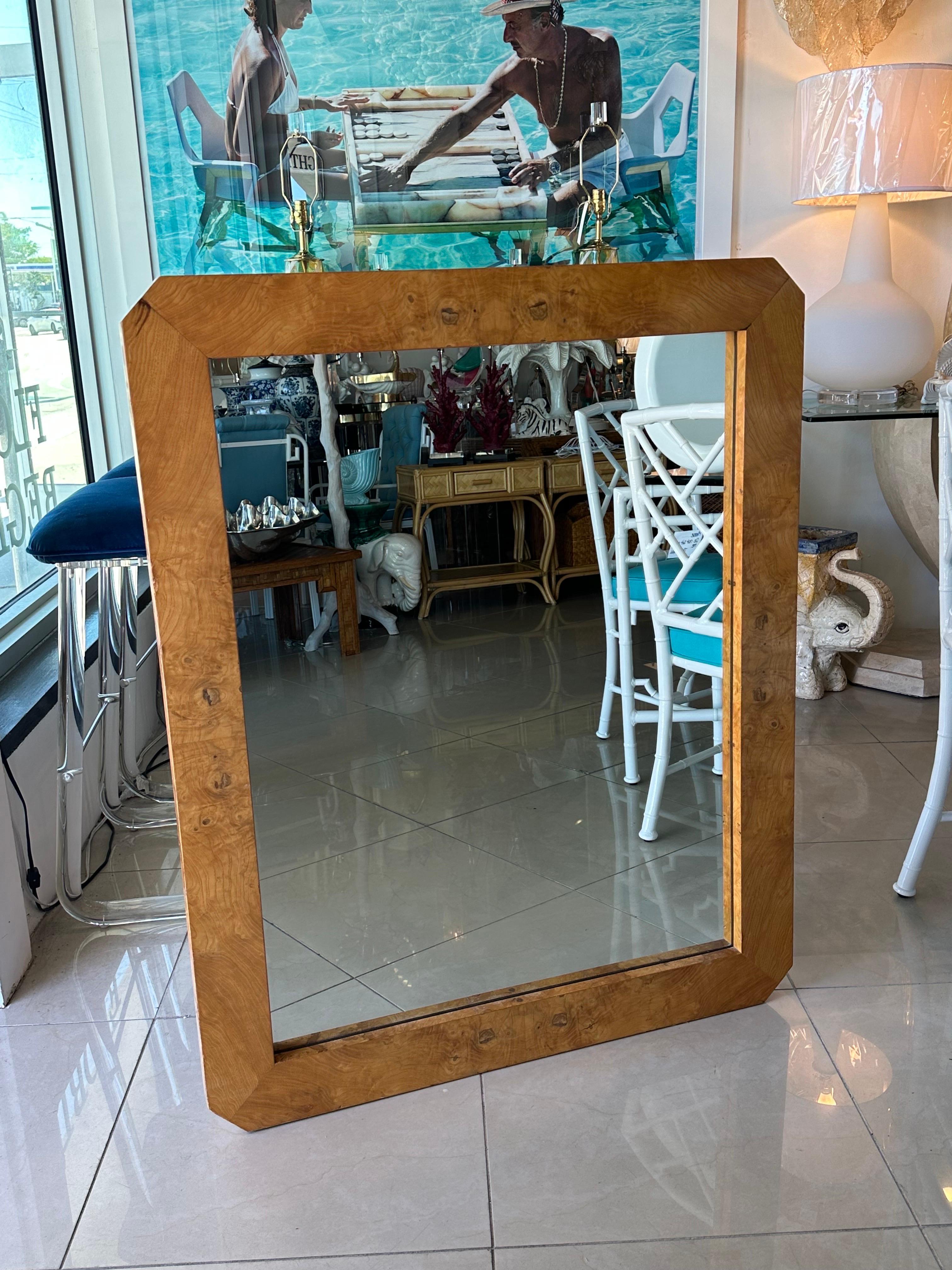 Fin du 20e siècle Miroir mural vintage en bois de broussin et broussin de style Milo Baughman, milieu des années 1970 en vente