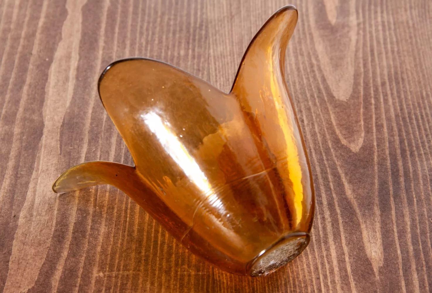 20th Century Vintage Mid Century 70s Glass Tulip Display Vase For Sale