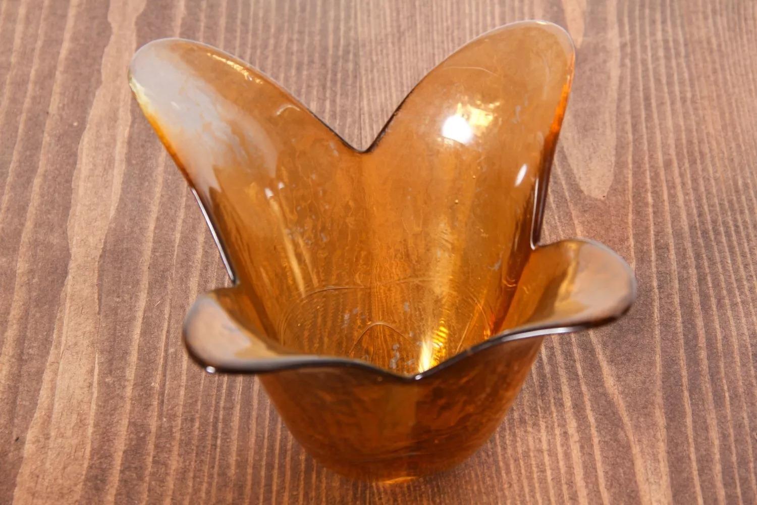 Vintage Mid Century 70s Glass Tulip Display Vase For Sale 1