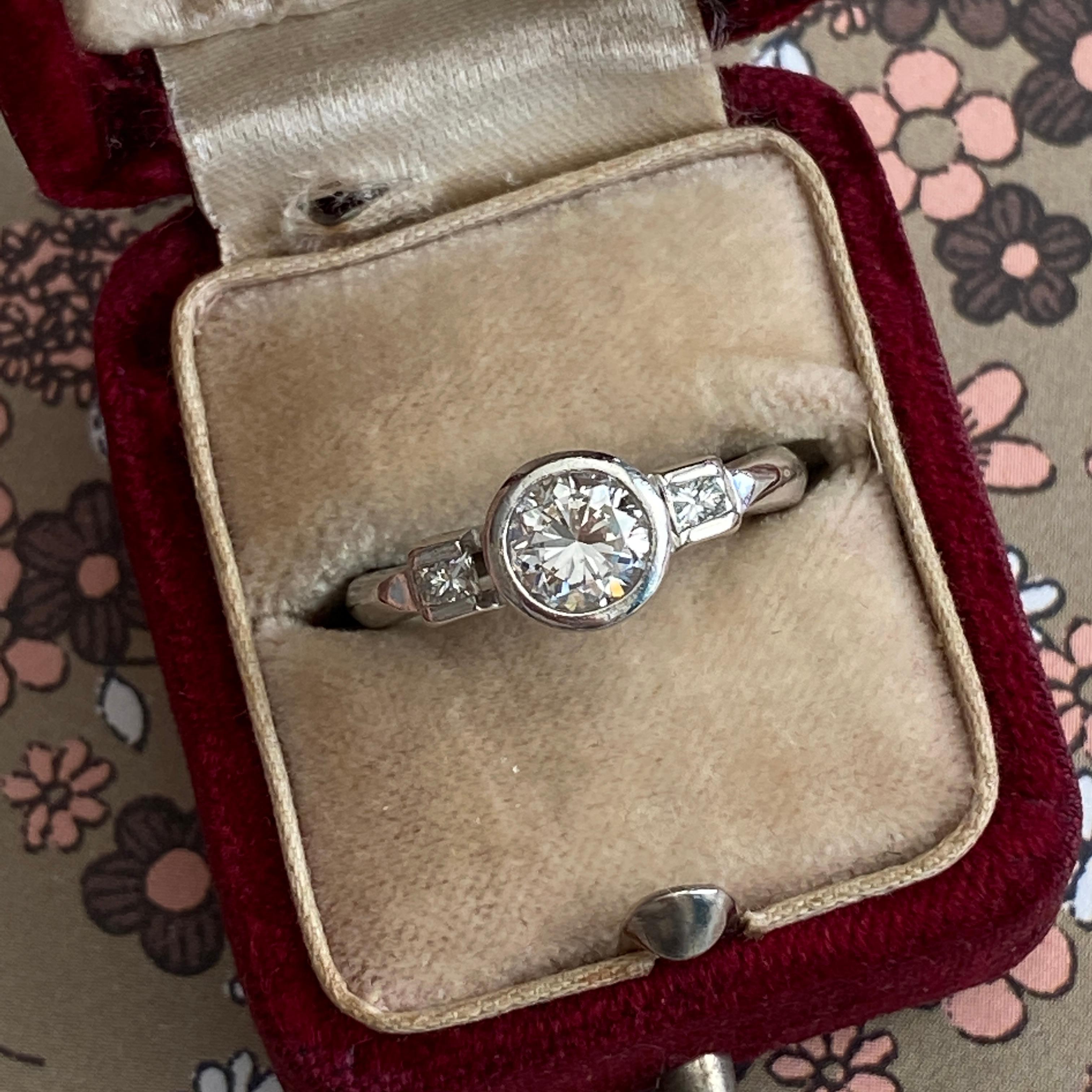 Modernist Vintage Mid-Century .83ct Diamond Platinum Engagement Ring For Sale