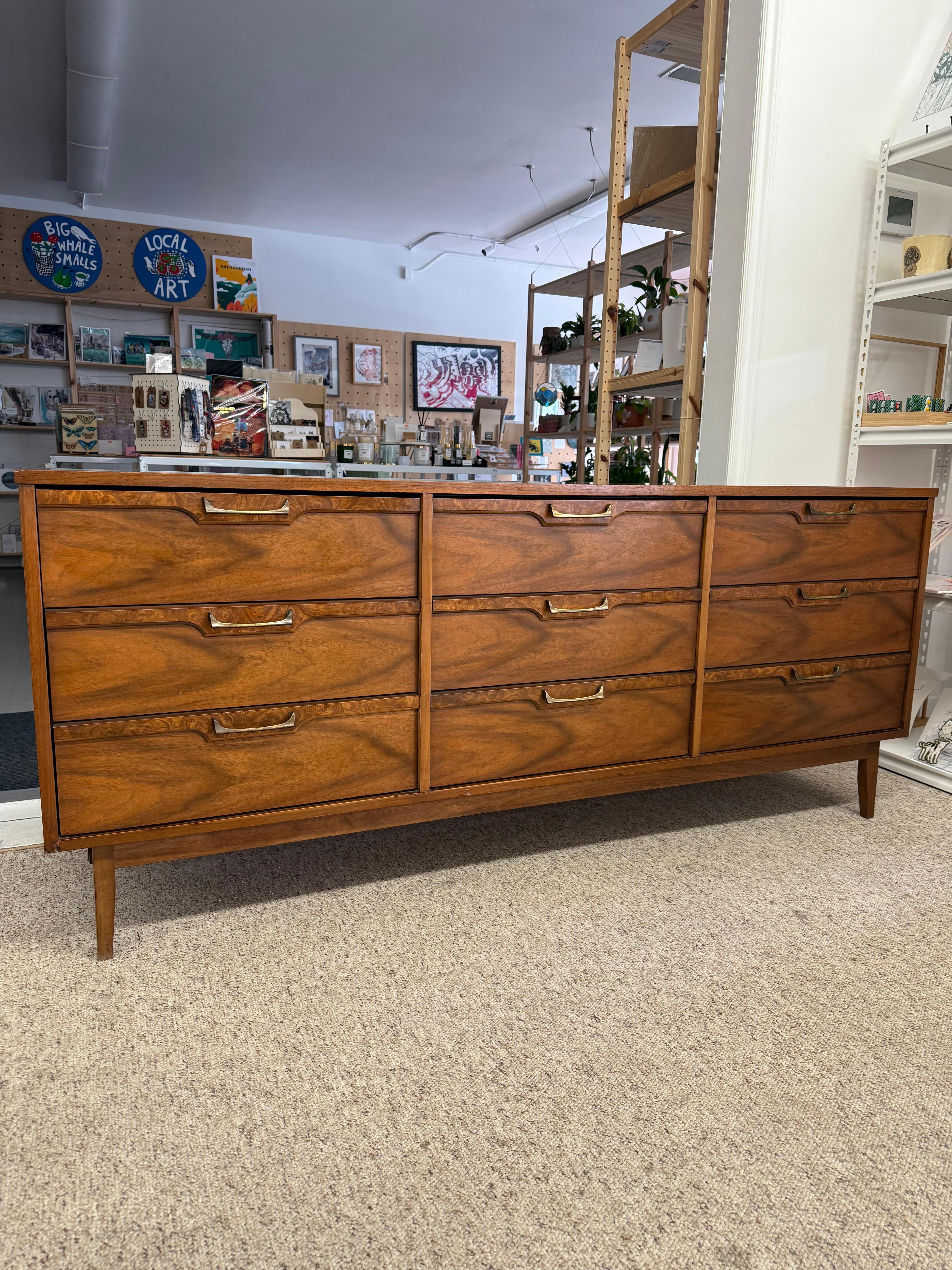 Mid-Century Modern Vintage Mid Century 9-Drawer Dresser with Walnut Burl Accents with Brass handles For Sale