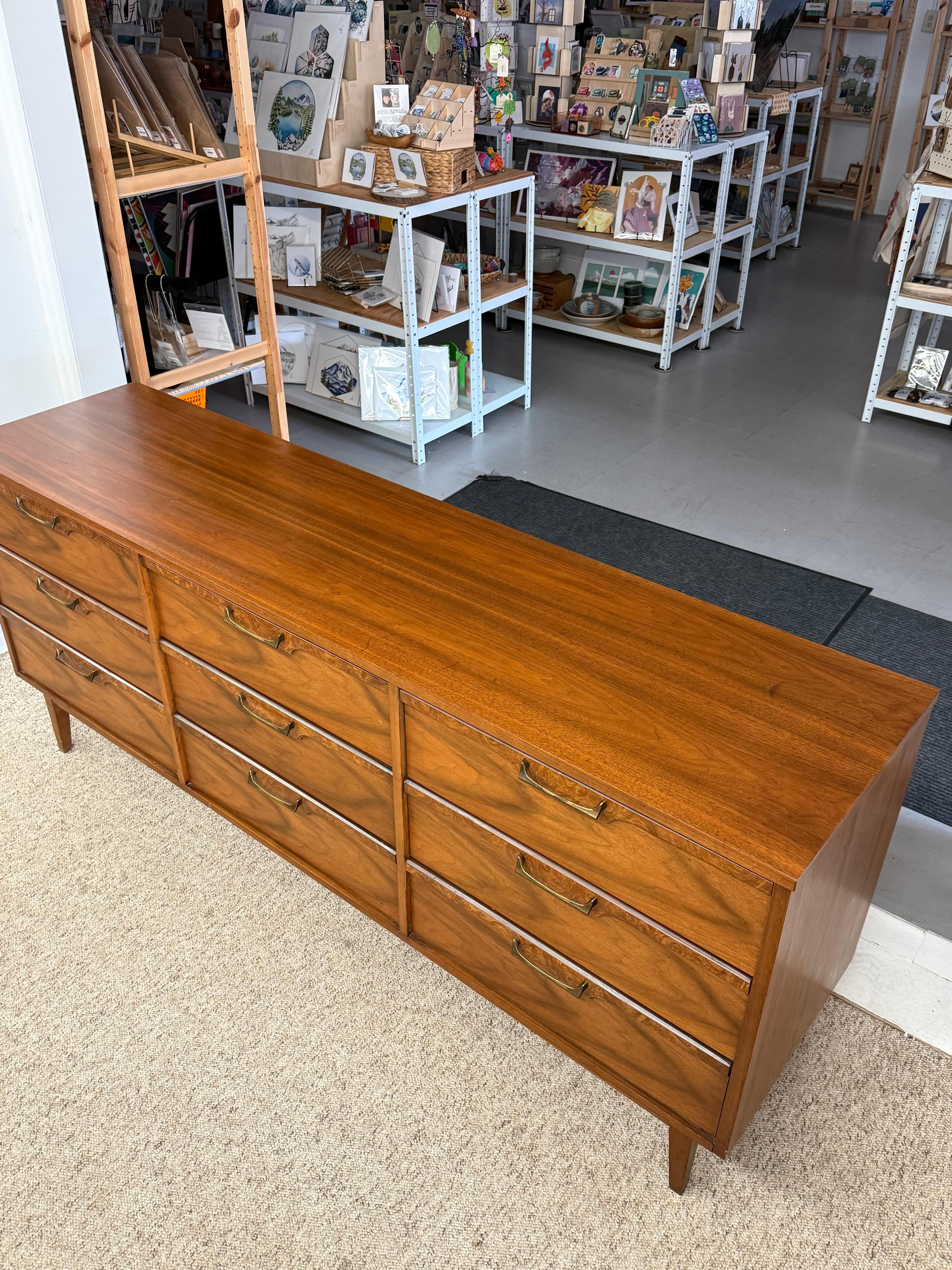 Late 20th Century Vintage Mid Century 9-Drawer Dresser with Walnut Burl Accents with Brass handles For Sale