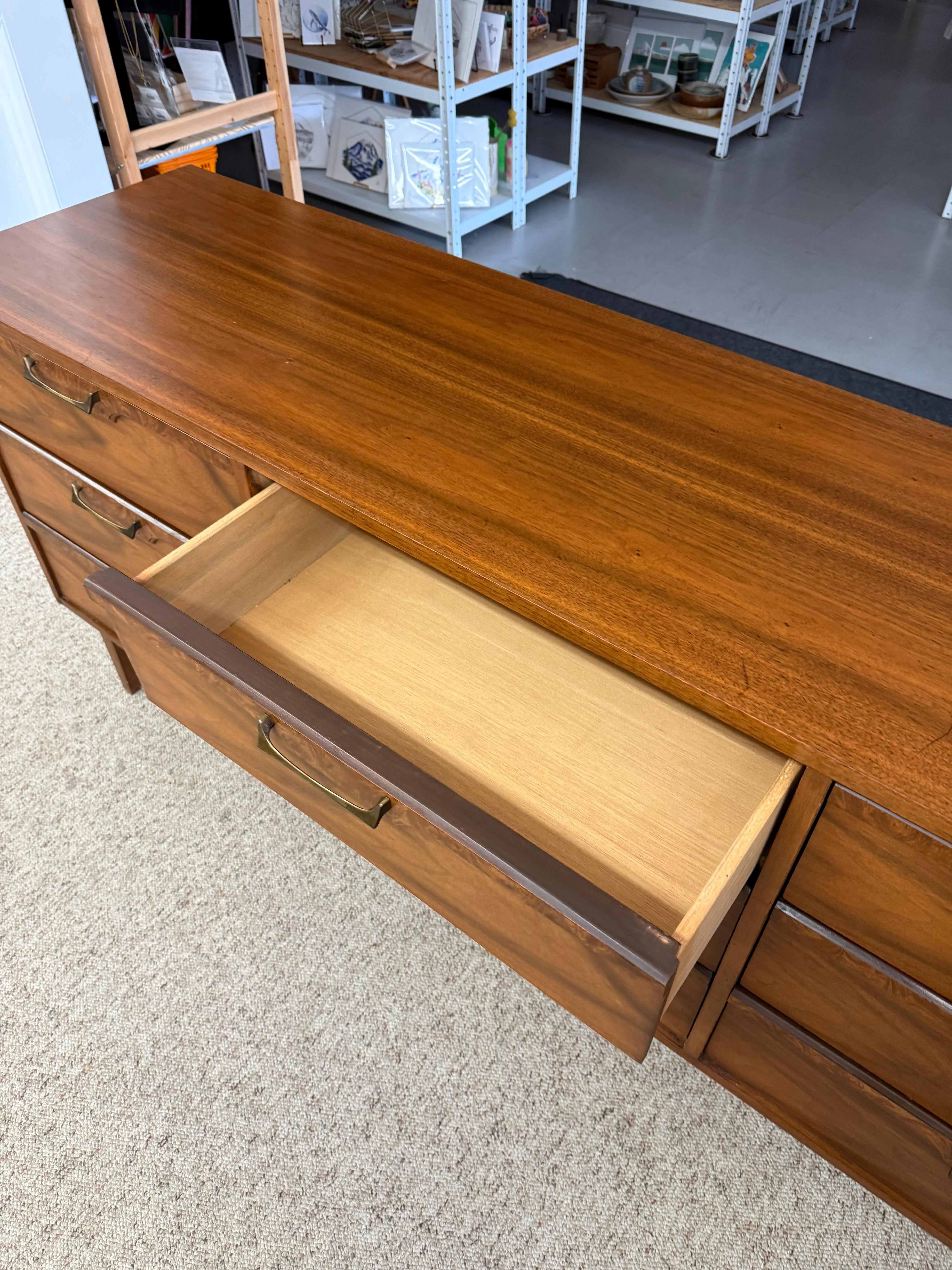 Vintage Mid Century 9-Drawer Dresser with Walnut Burl Accents with Brass handles For Sale 2