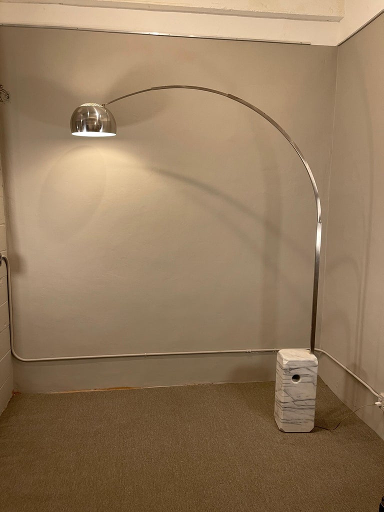 Vintage Mid Century Achille & Pier Giacomo Castiglioni Flos Arco Floor Lamp 1970 In Good Condition For Sale In New York, NY