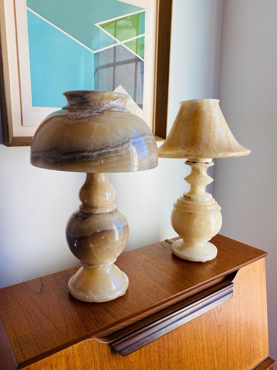 Marbre Lampe vintage en albâtre du milieu du siècle dernier avec abat-jour en albâtre en vente