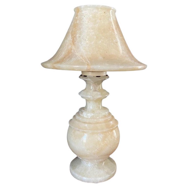 Lampe vintage en albâtre du milieu du siècle dernier avec abat-jour en  albâtre En vente sur 1stDibs