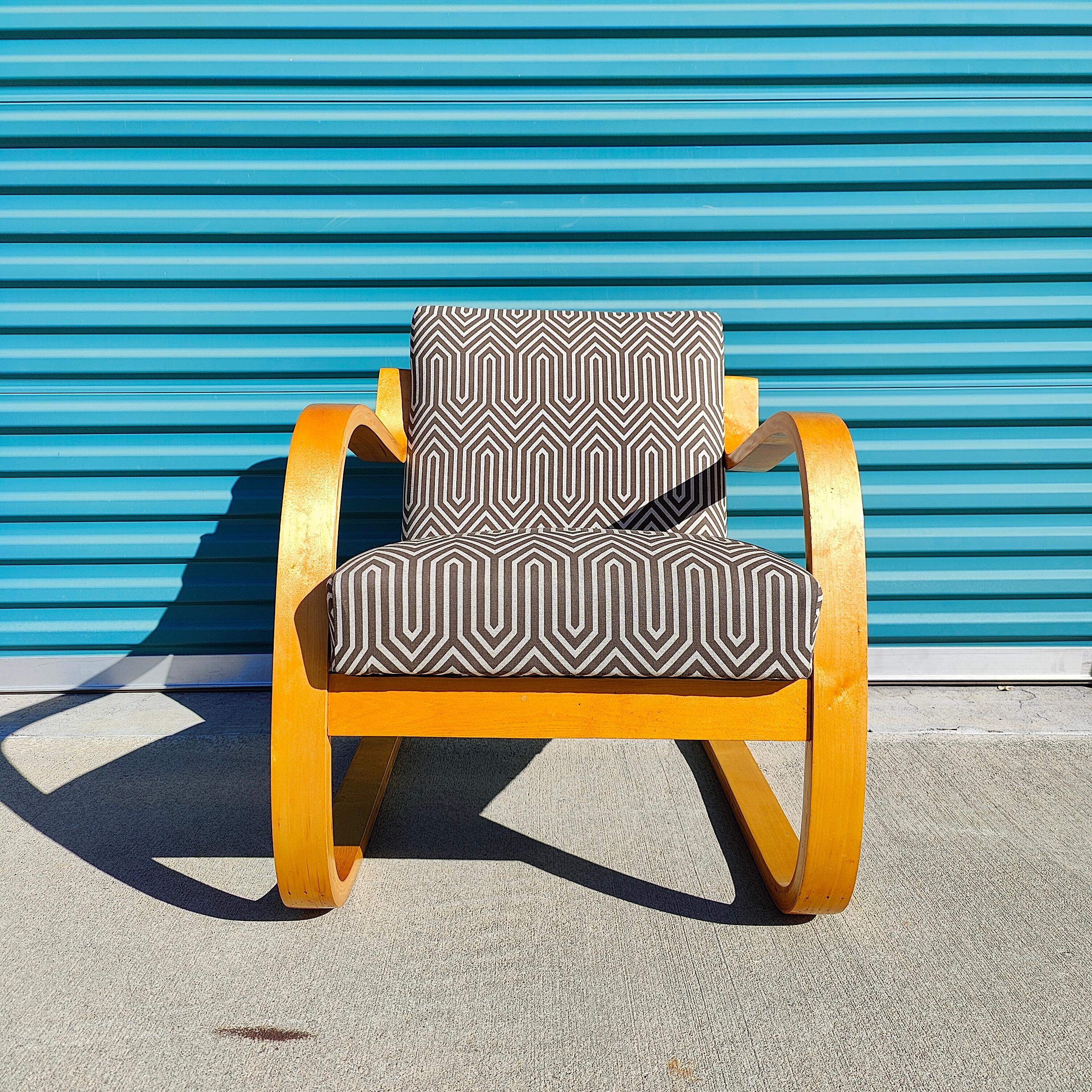 Vintage Mid Century Alvar Aalto 402 Series for Artek Cantilever Lounge Chairs 12