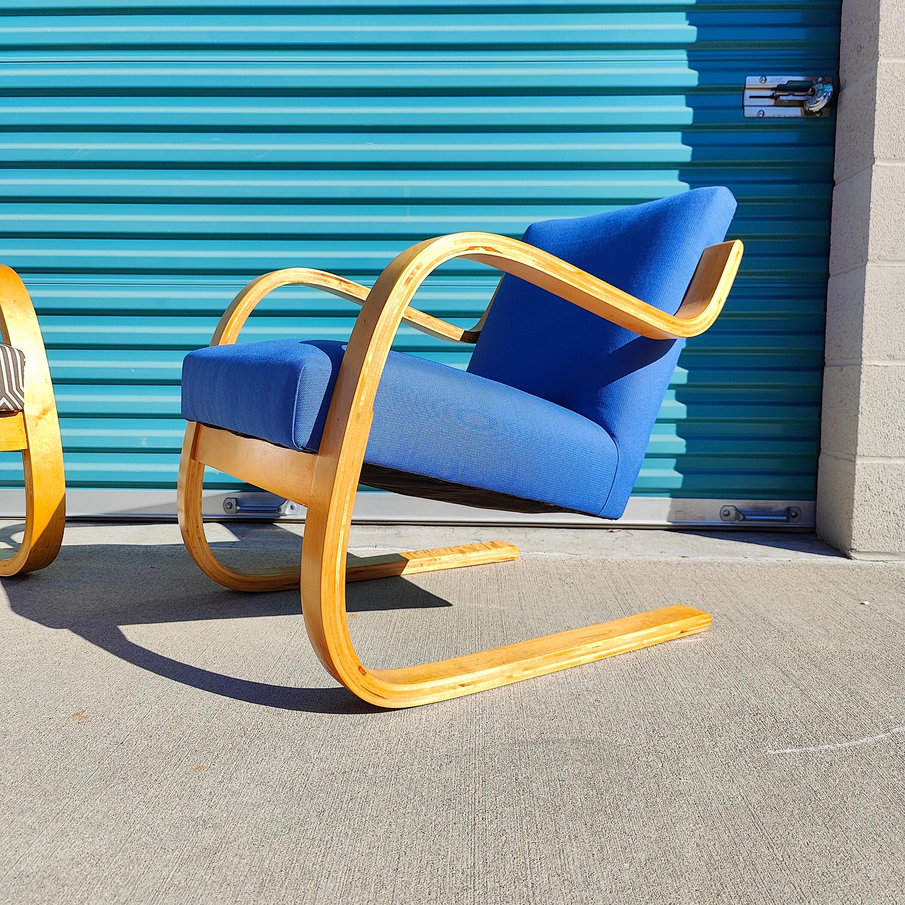 Finnish Vintage Mid Century Alvar Aalto 402 Series for Artek Cantilever Lounge Chairs