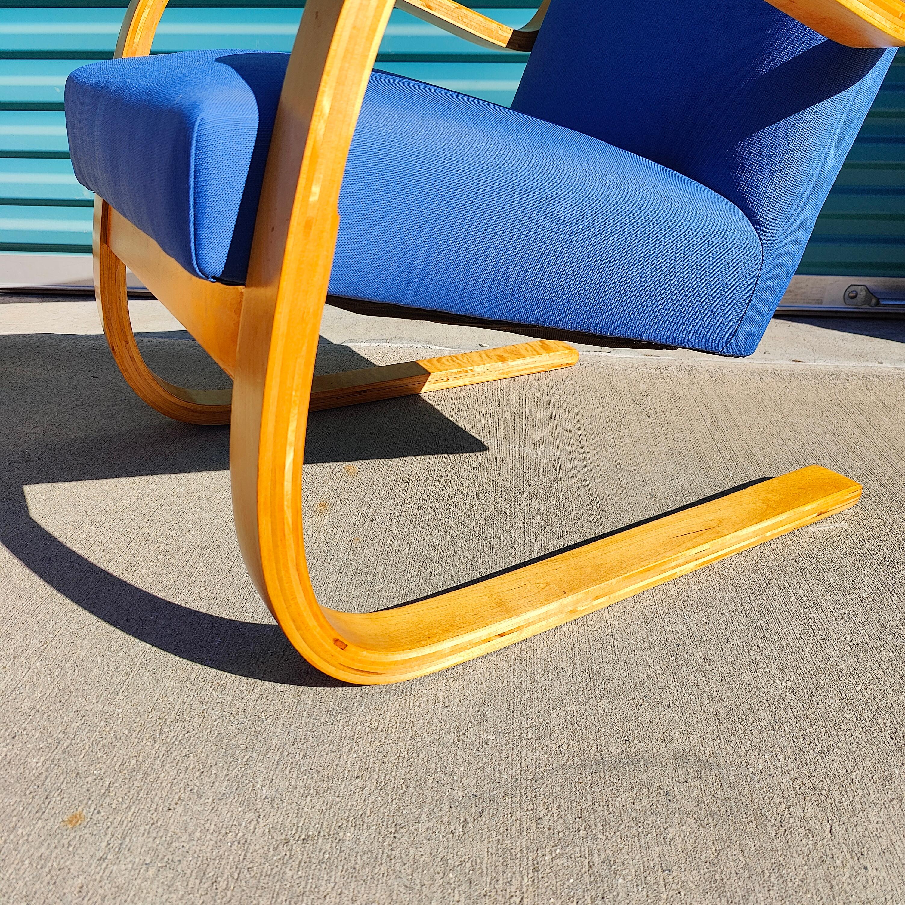 20th Century Vintage Mid Century Alvar Aalto 402 Series for Artek Cantilever Lounge Chairs