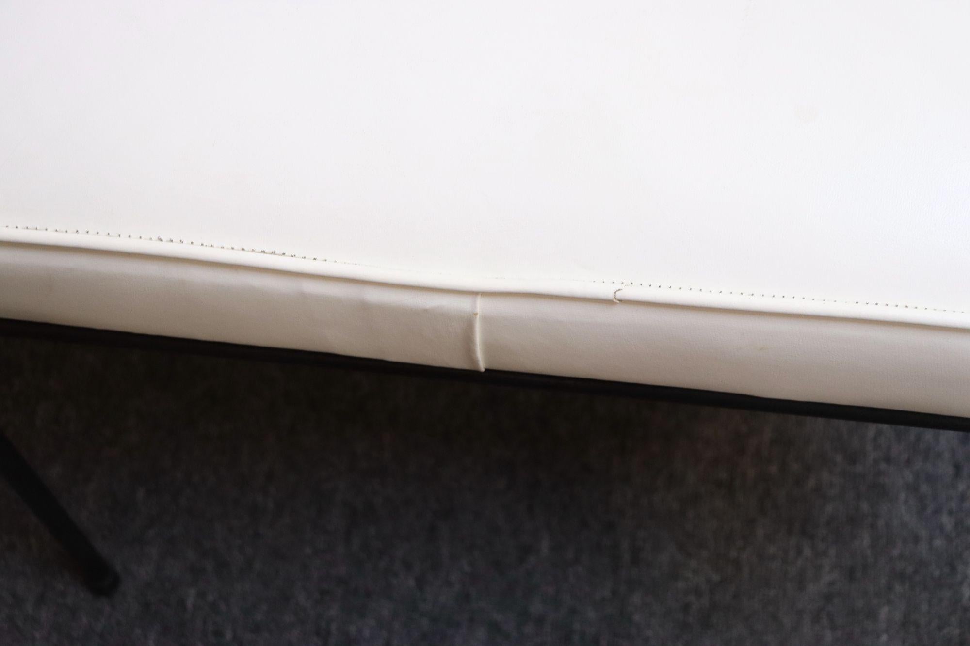 Tabouret/ottoman en fer forgé américain moderne du milieu du siècle dernier par Paul McCobb en vente 3