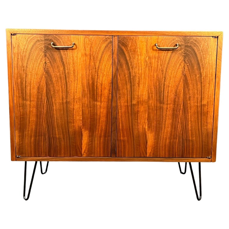 Vintage MidCentury American of Martinsville / Entryway at