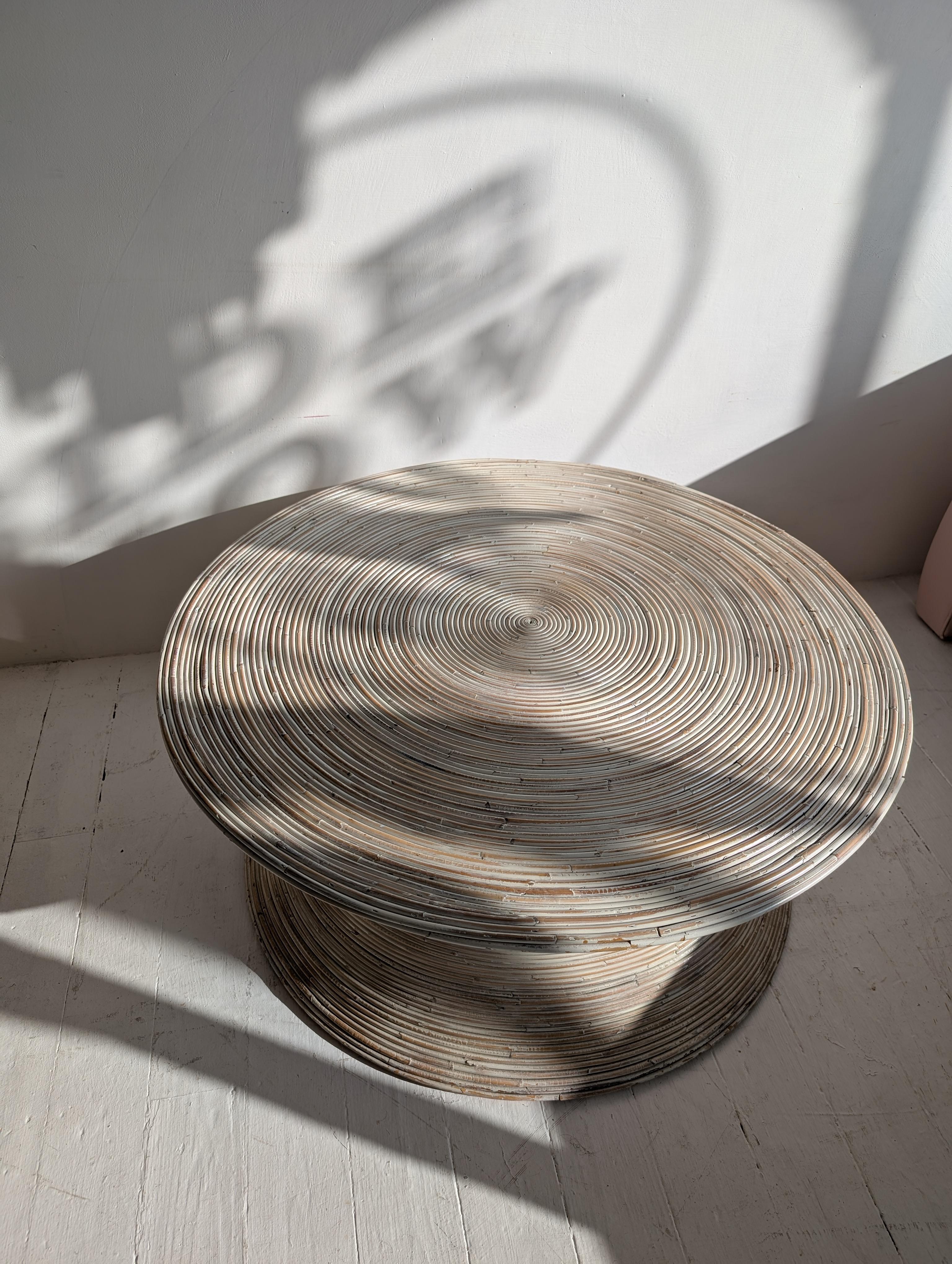 Mid-Century Modern Table basse vintage en roseau du milieu du siècle dernier en vente