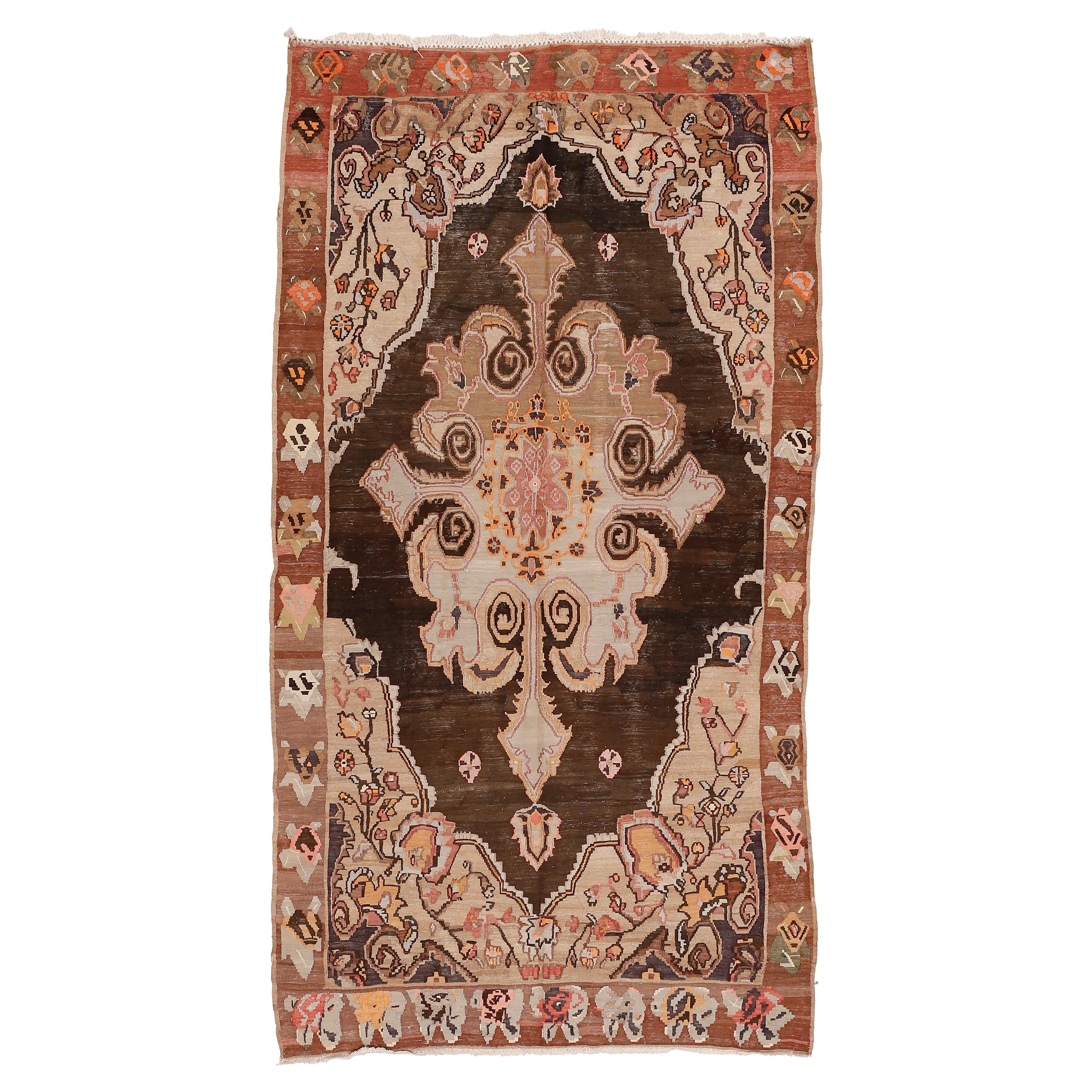 Vintage Mid-Century Anatolian Gallery Größe Kars Kilim Teppich im Angebot