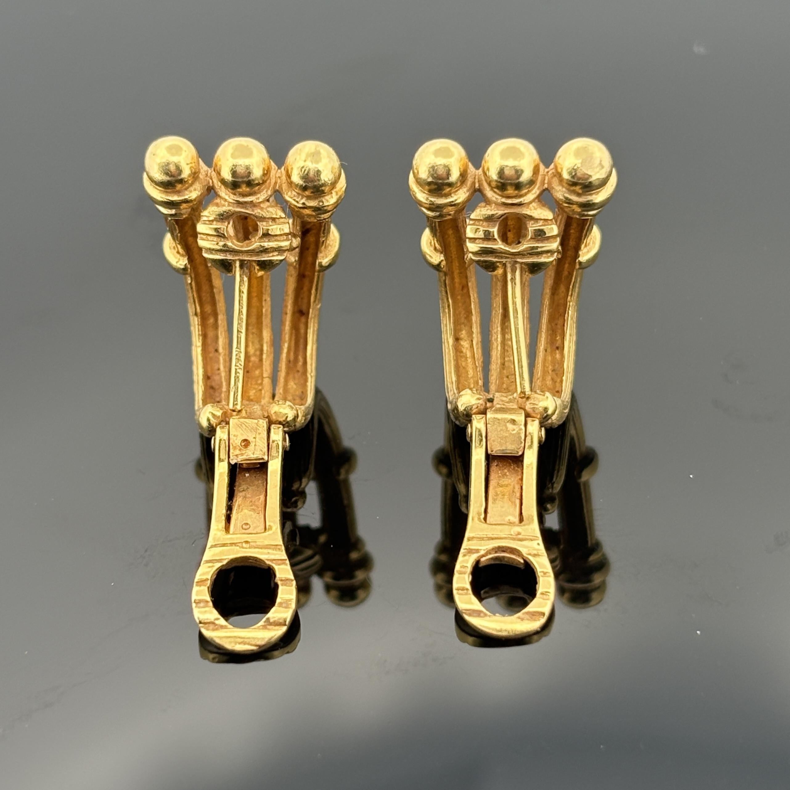 Boucles d'oreilles colonne architecturale du milieu du siècle en or jaune 18k en vente 2
