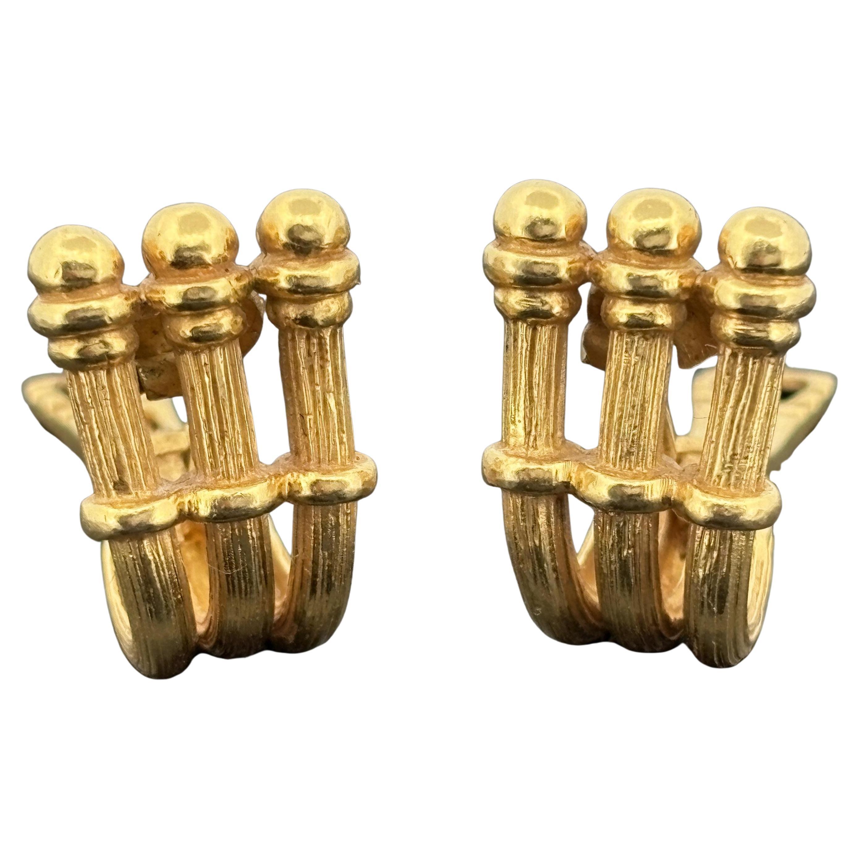 Boucles d
oreilles colonne architecturale du milieu du siècle en or jaune 18k