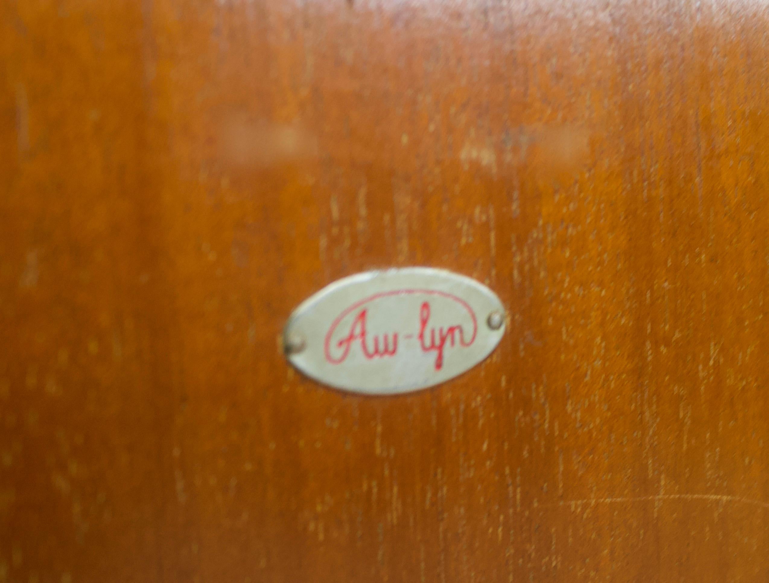 Vintage Mid Century Art Deco Walnut Tallboy / Linen Cabinet Press In Good Condition For Sale In South Shields, GB