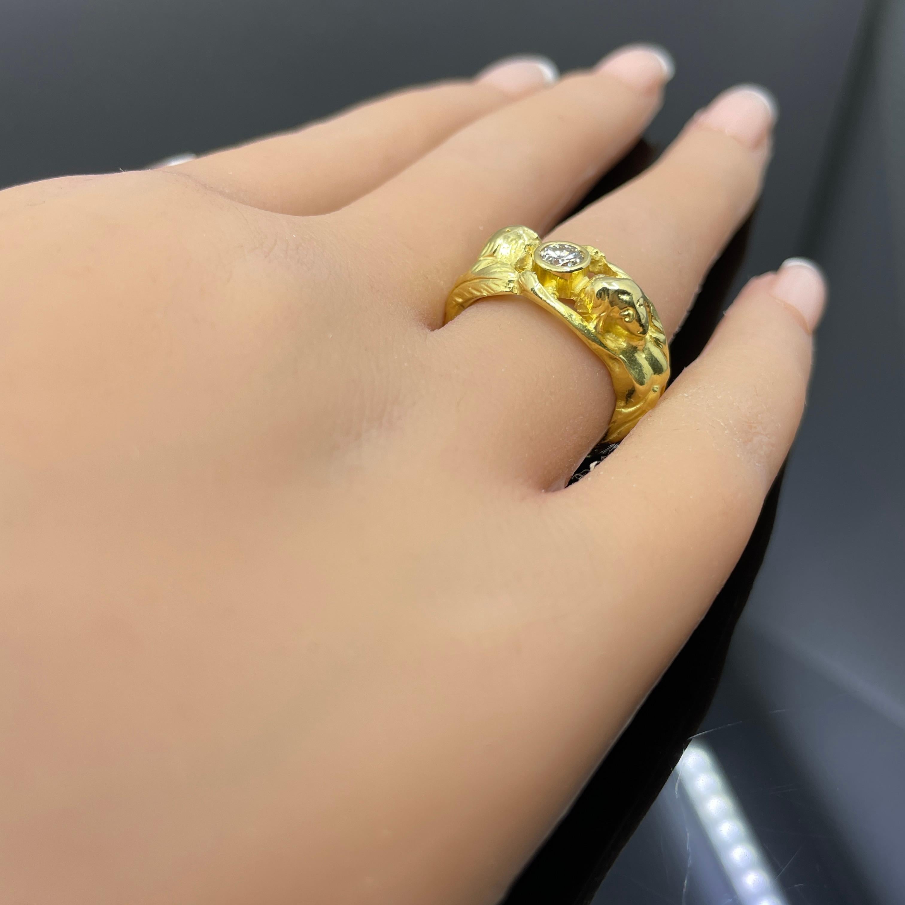 Anello vintage di metà secolo in stile Art Nouveau con nudi da 0,30 carati e diamanti in oro giallo 18 carati in vendita 4