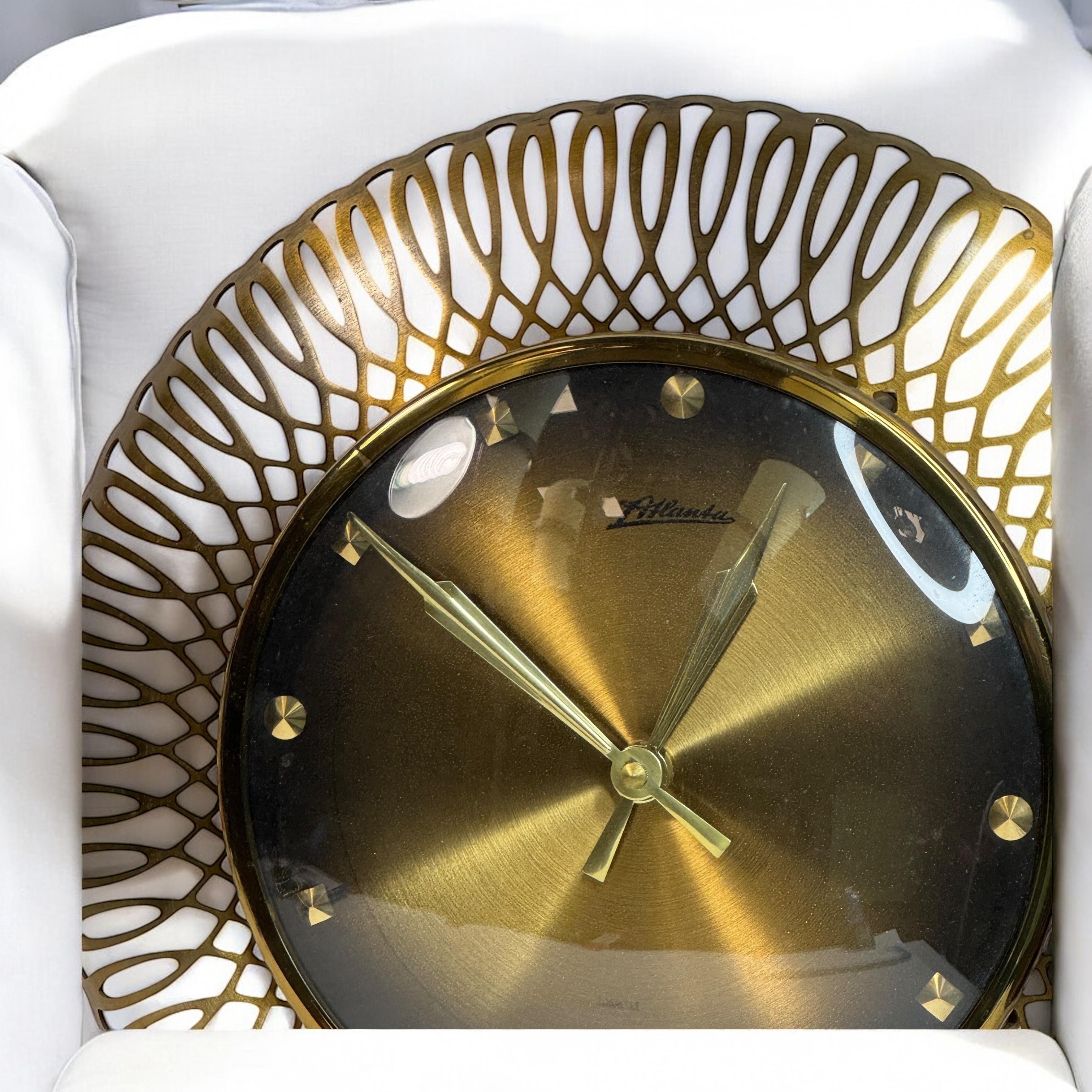Vintage Mid-Century Atlanta Sunburst Starburst Brass Wall Clock For Sale 4