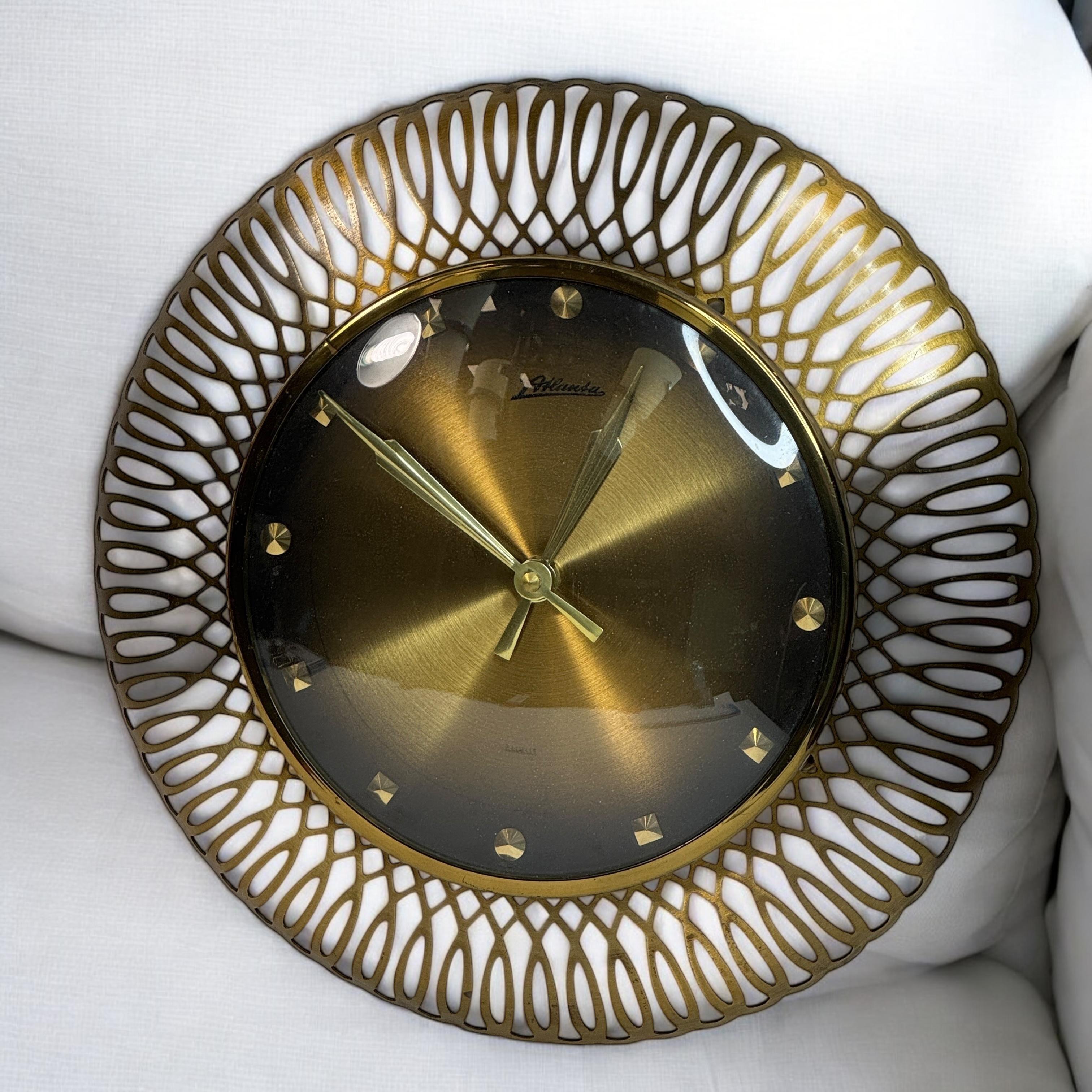 Vintage Mid-Century Atlanta Sunburst Starburst Brass Wall Clock For Sale 1
