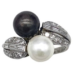 Vintage Mid-Century Baguette Diamond Toi Et Moi Statement Ring Cultured Pearls 