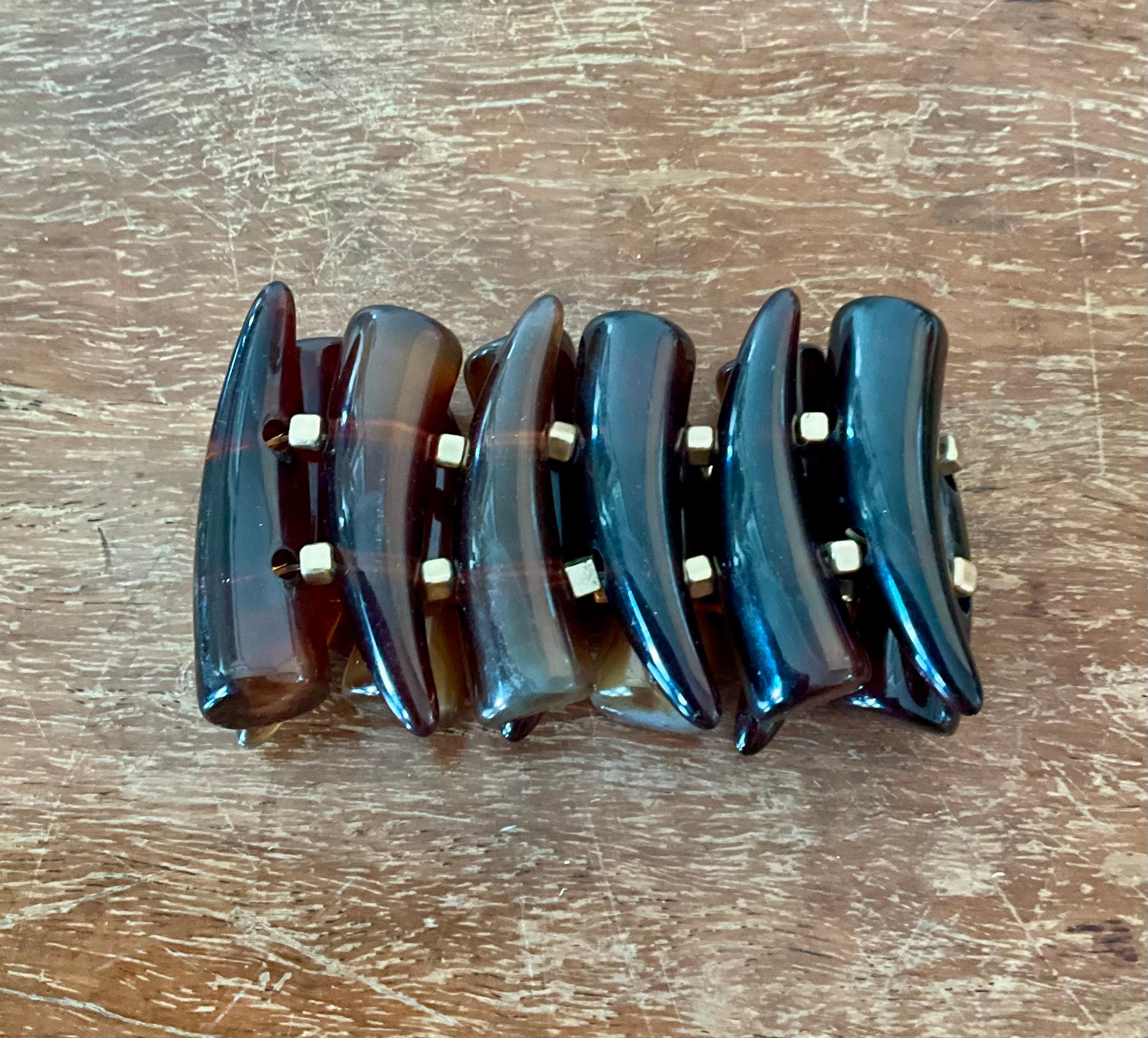 Bracciale a forma di corno in bachelite d'epoca della metà del secolo scorso in vendita 4