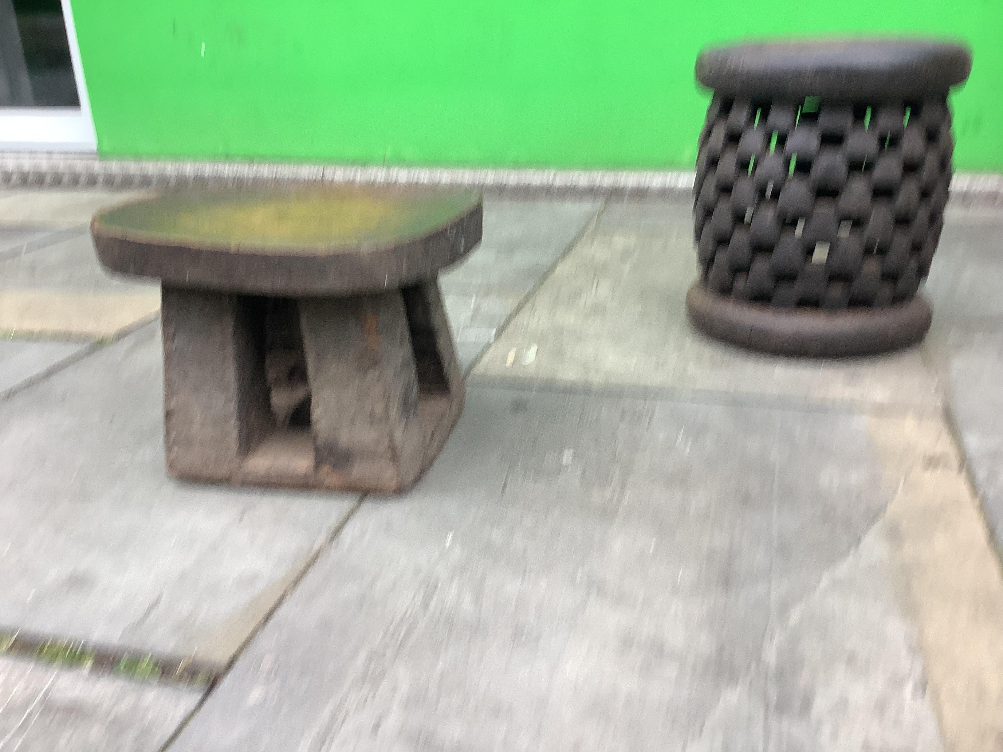 Mid-Century Modern Tabouret Bamileke vintage du milieu du siècle en vente