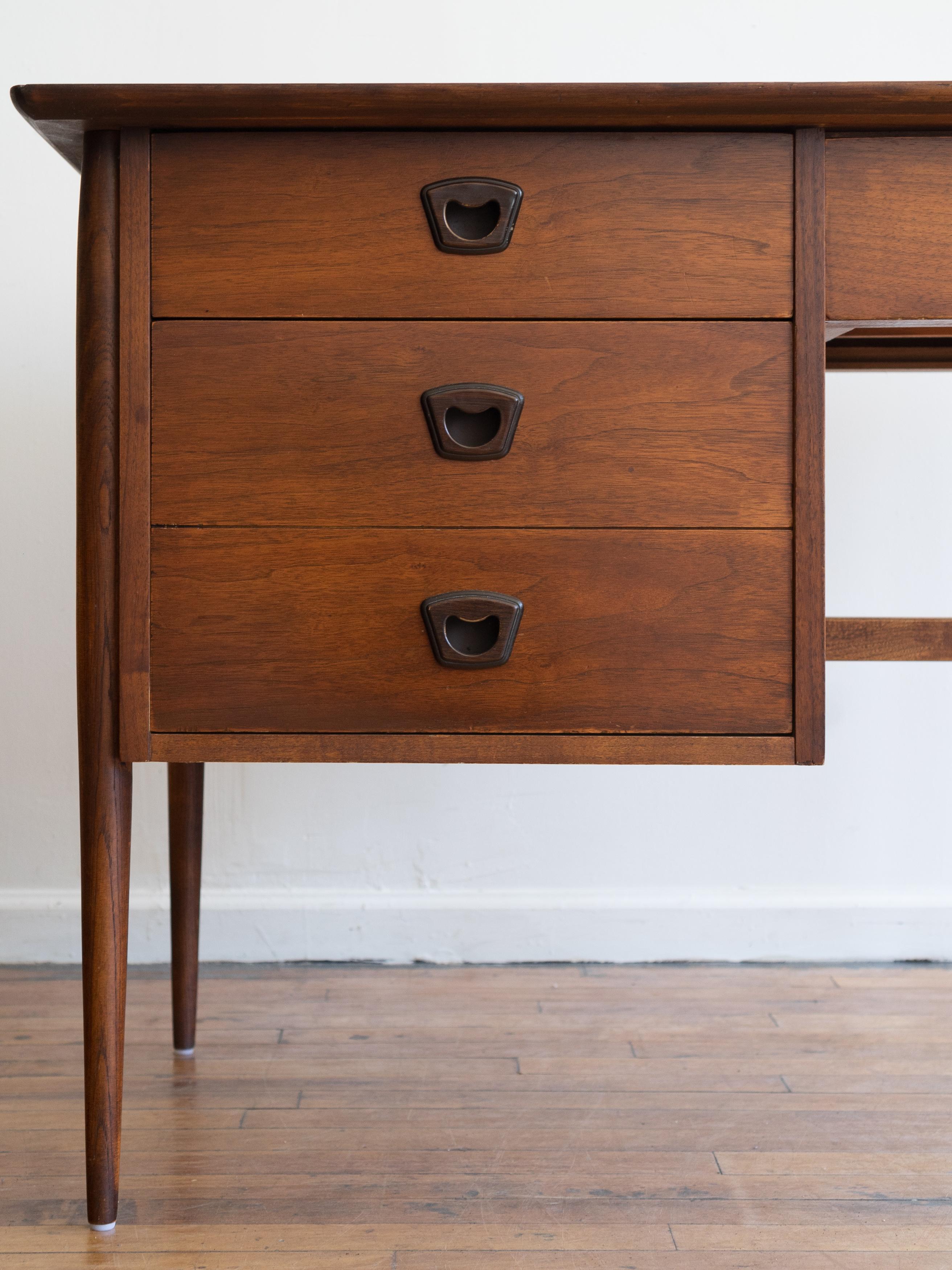 Vintage Mid Century Bassett Artisan Walnut Writing Desk 6