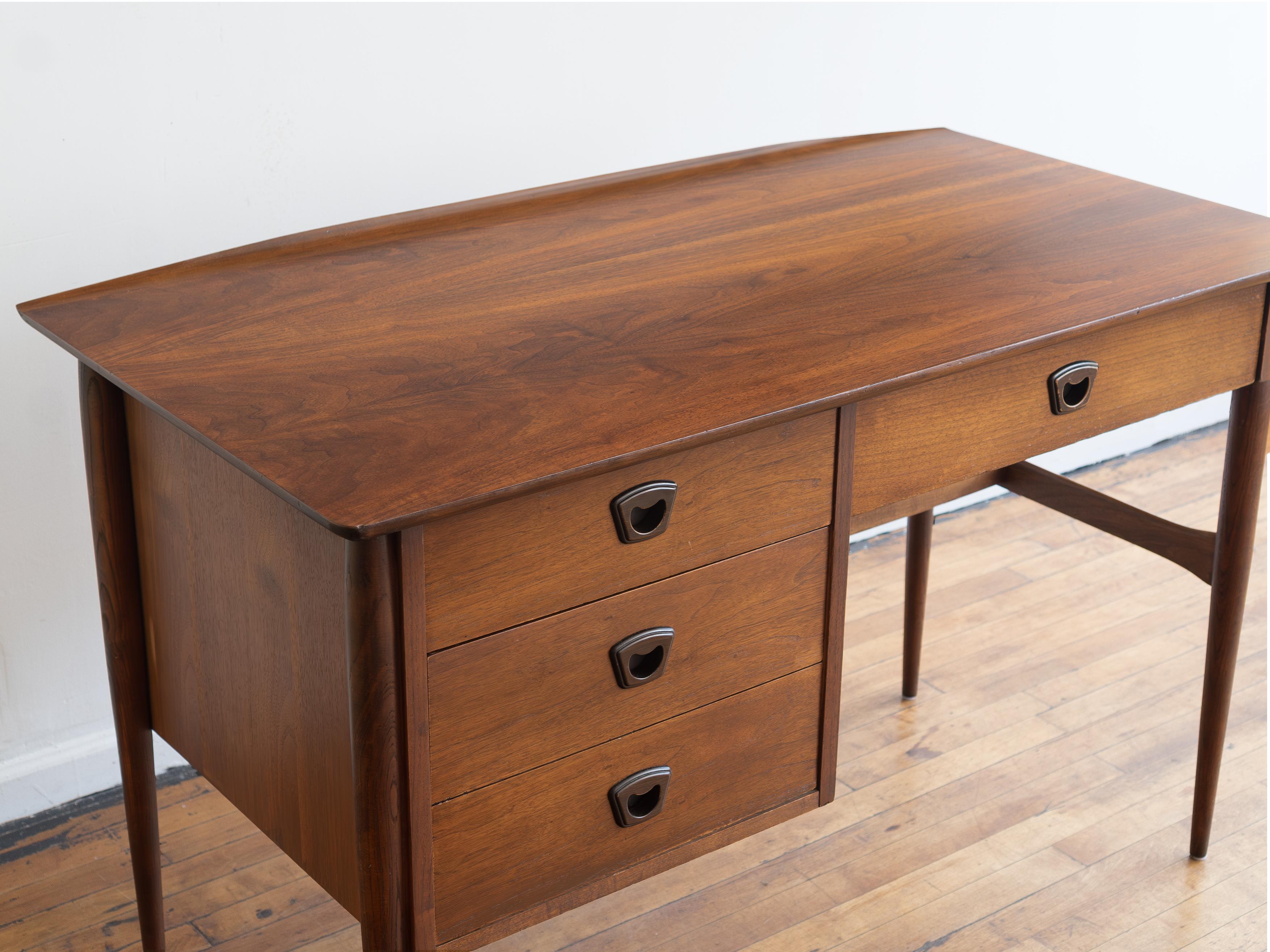 Vintage Mid Century Bassett Artisan Walnut Writing Desk 3