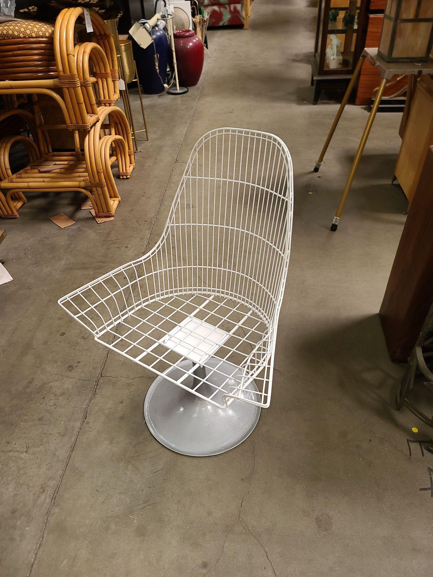 Steel Vintage Mid-Century Bertoia Style Wire Diamond Lounge by Homecrest