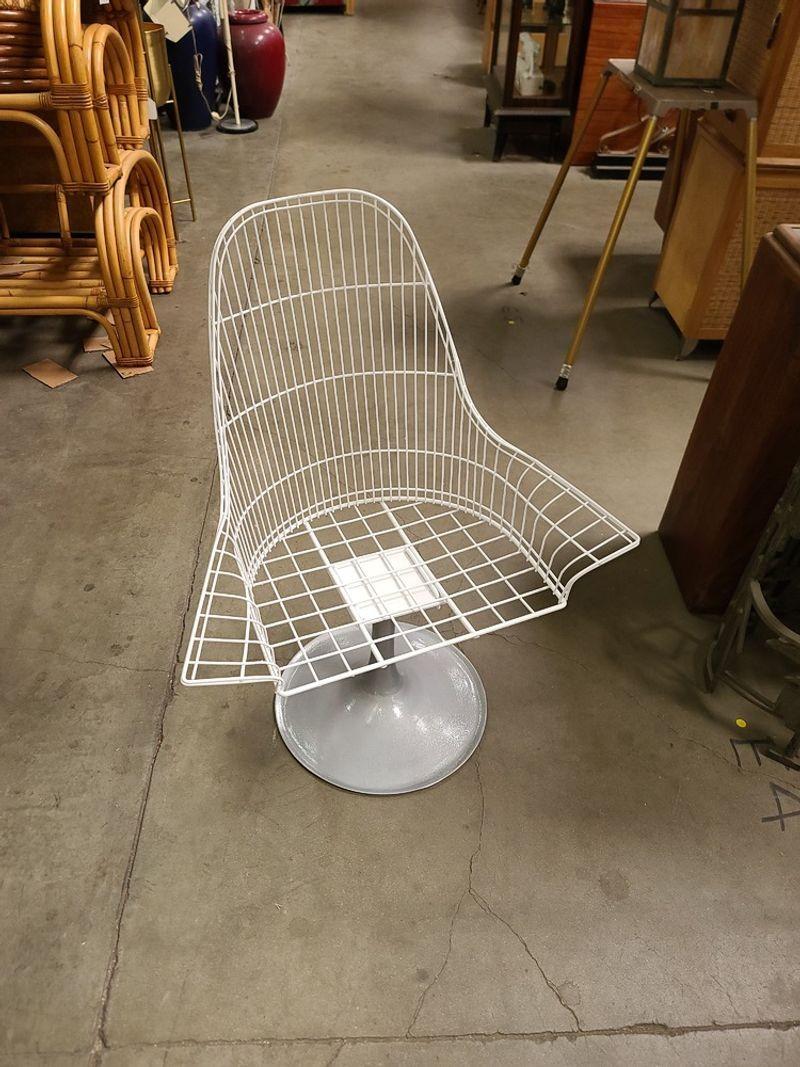 American Vintage Mid-century Bertoia Style Wire Diamond Lounge by Thinline, Set of 4 For Sale