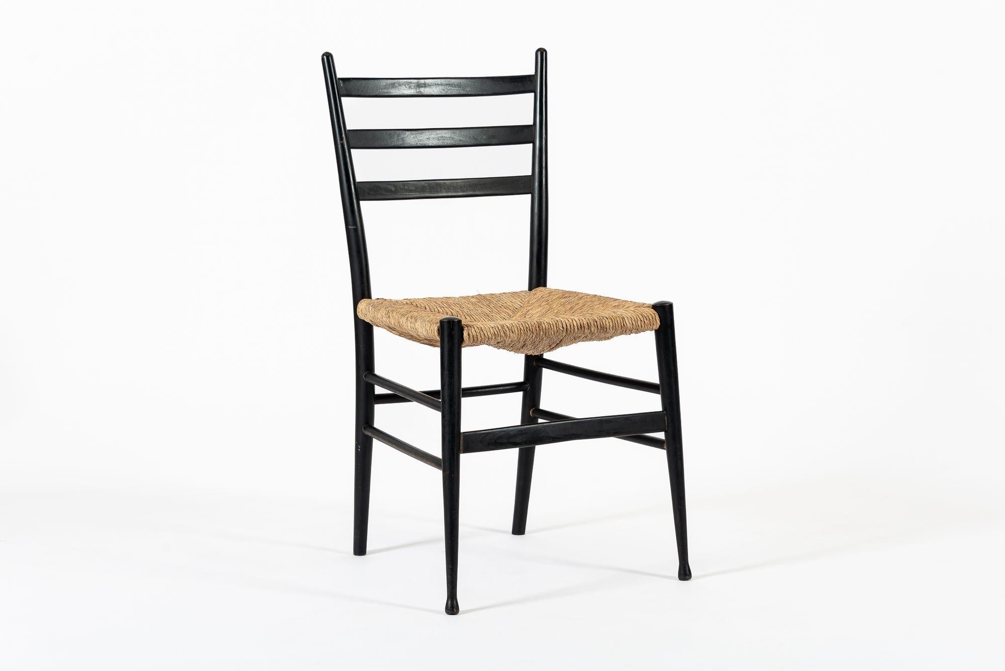 Sedia da pranzo vintage di metà secolo in legno nero e vimini di giunco in vendita 4