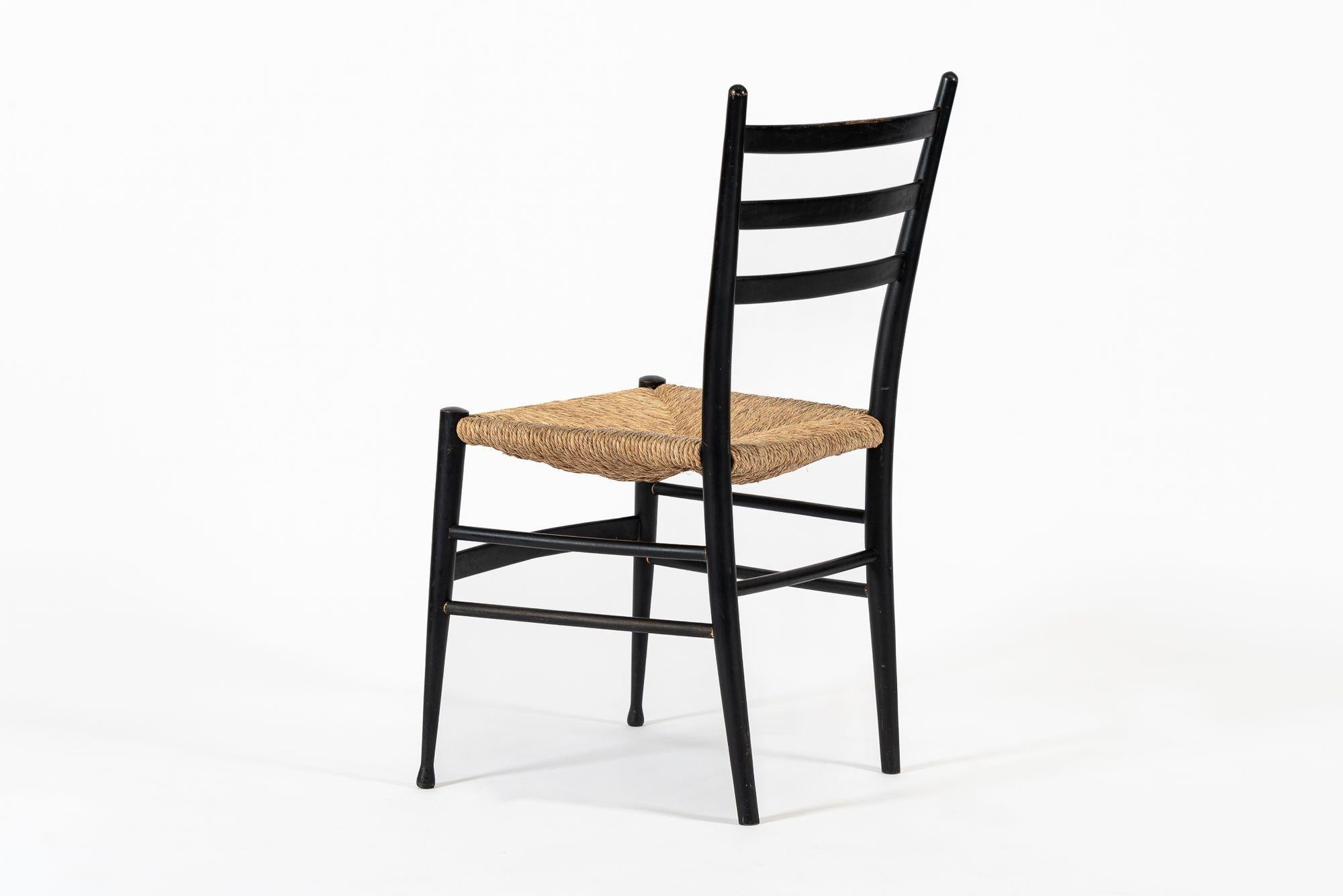 Sedia da pranzo vintage di metà secolo in legno nero e vimini di giunco in vendita 5