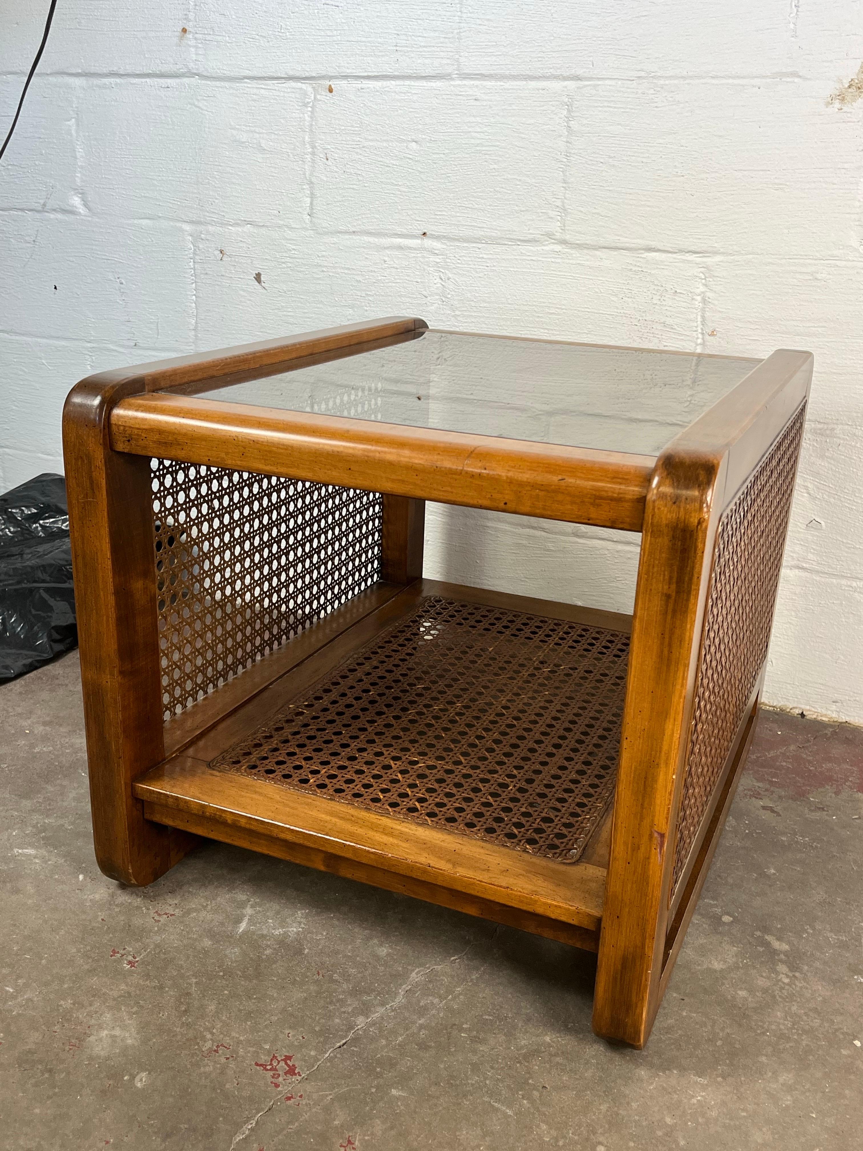 20ième siècle Vintage Mid Century Boho Chic Cane Side End Table en vente