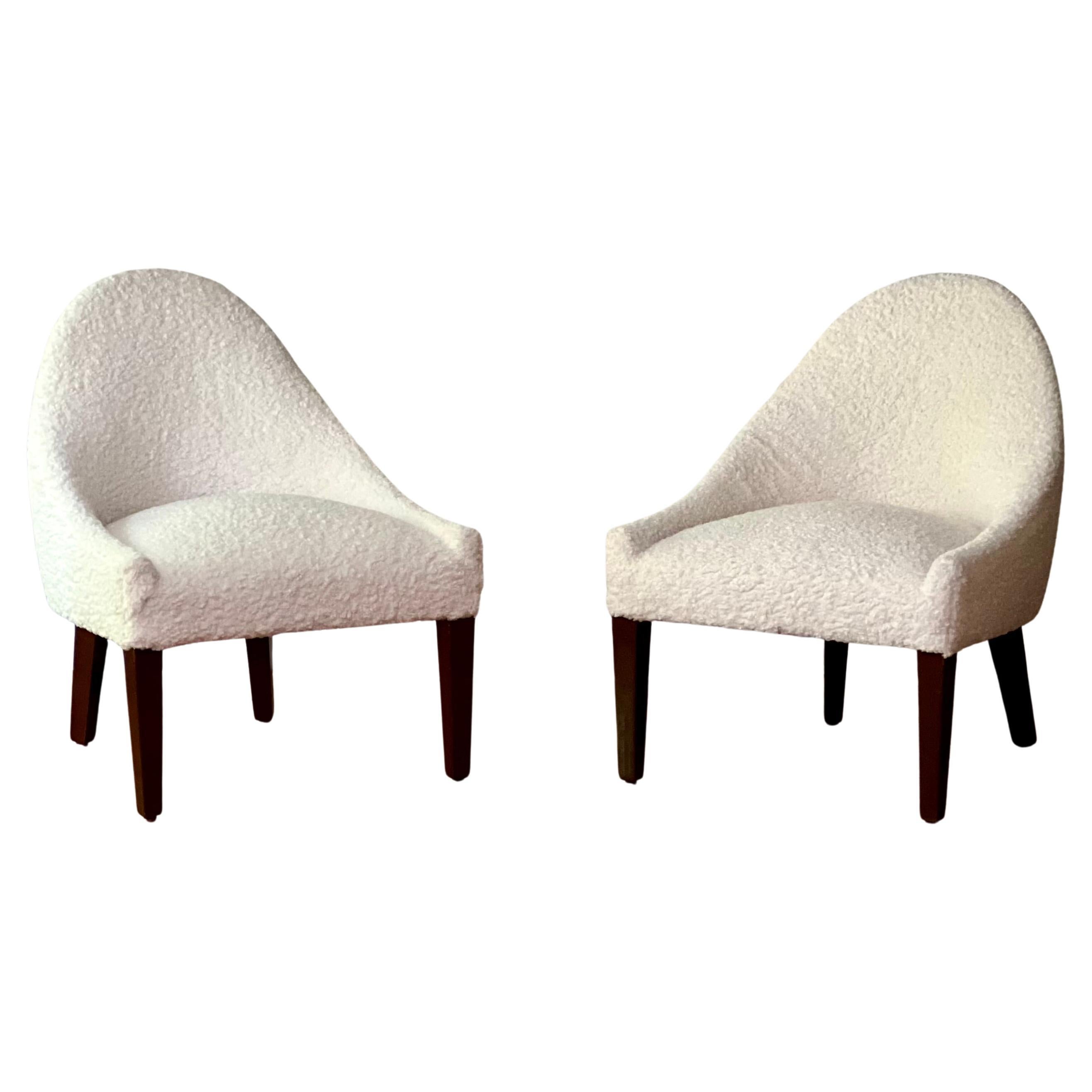 Vintage Mitte des Jahrhunderts Bouclé Zoey Slipper Stühle, ein Paar im Angebot