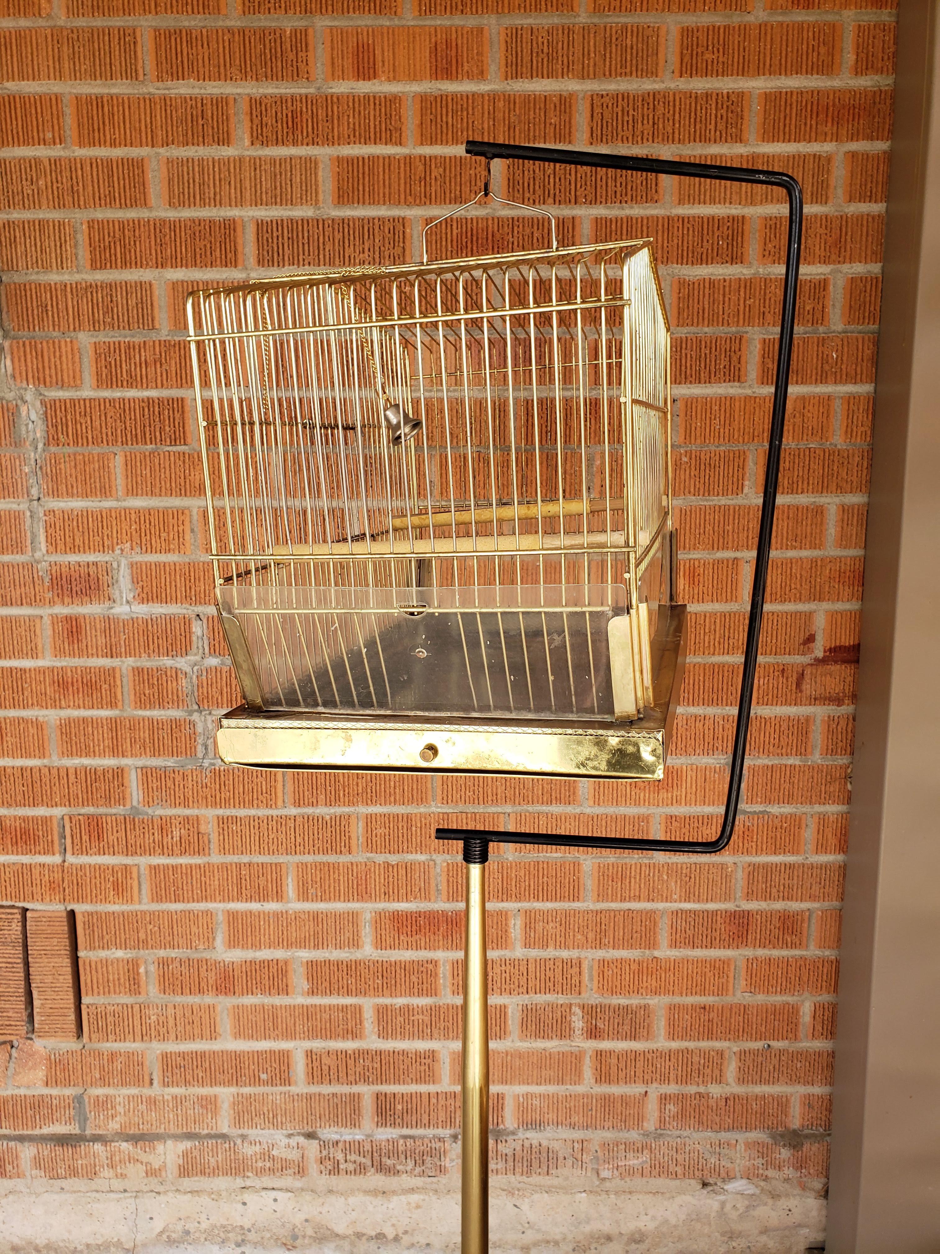 Vintage Mid-Century Brass Birdcage with Original Stand In Good Condition In Buchanan, NY