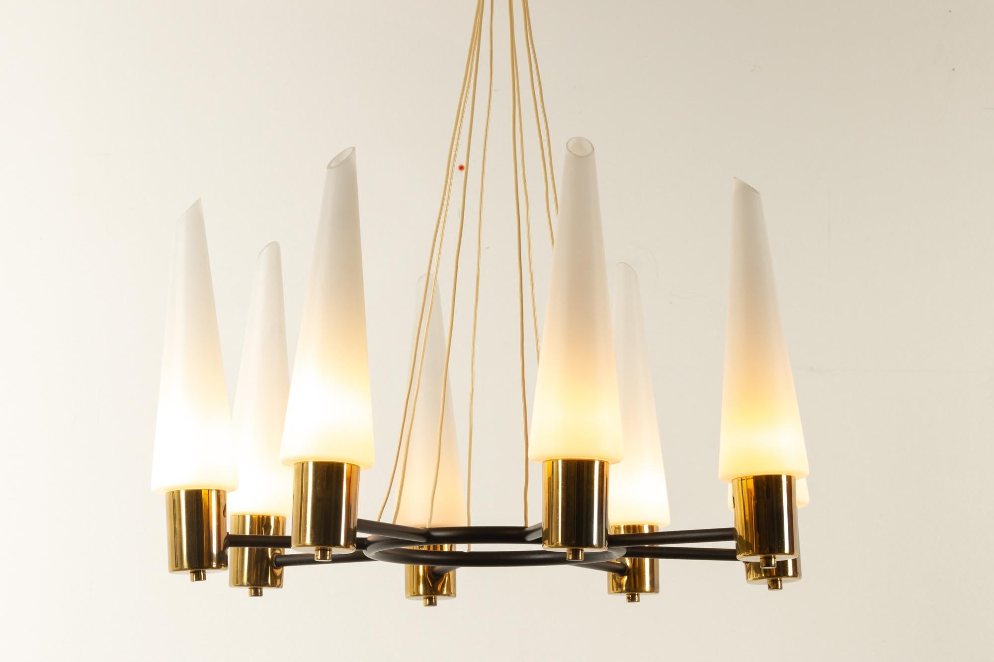 Vintage Midcentury Brass Chandelier with Opal Glass Shades, 1960s For Sale 1