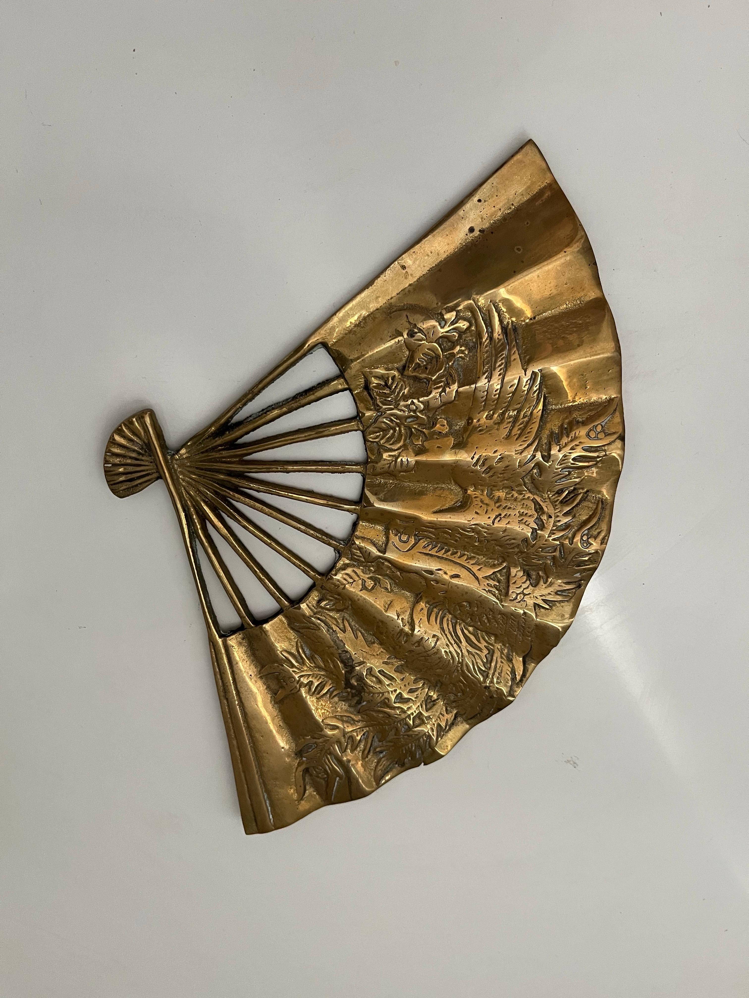 Vintage Mid-Century Brass Japanese Hand Fan Brass Wall Decor Art Paperweight For Sale 9
