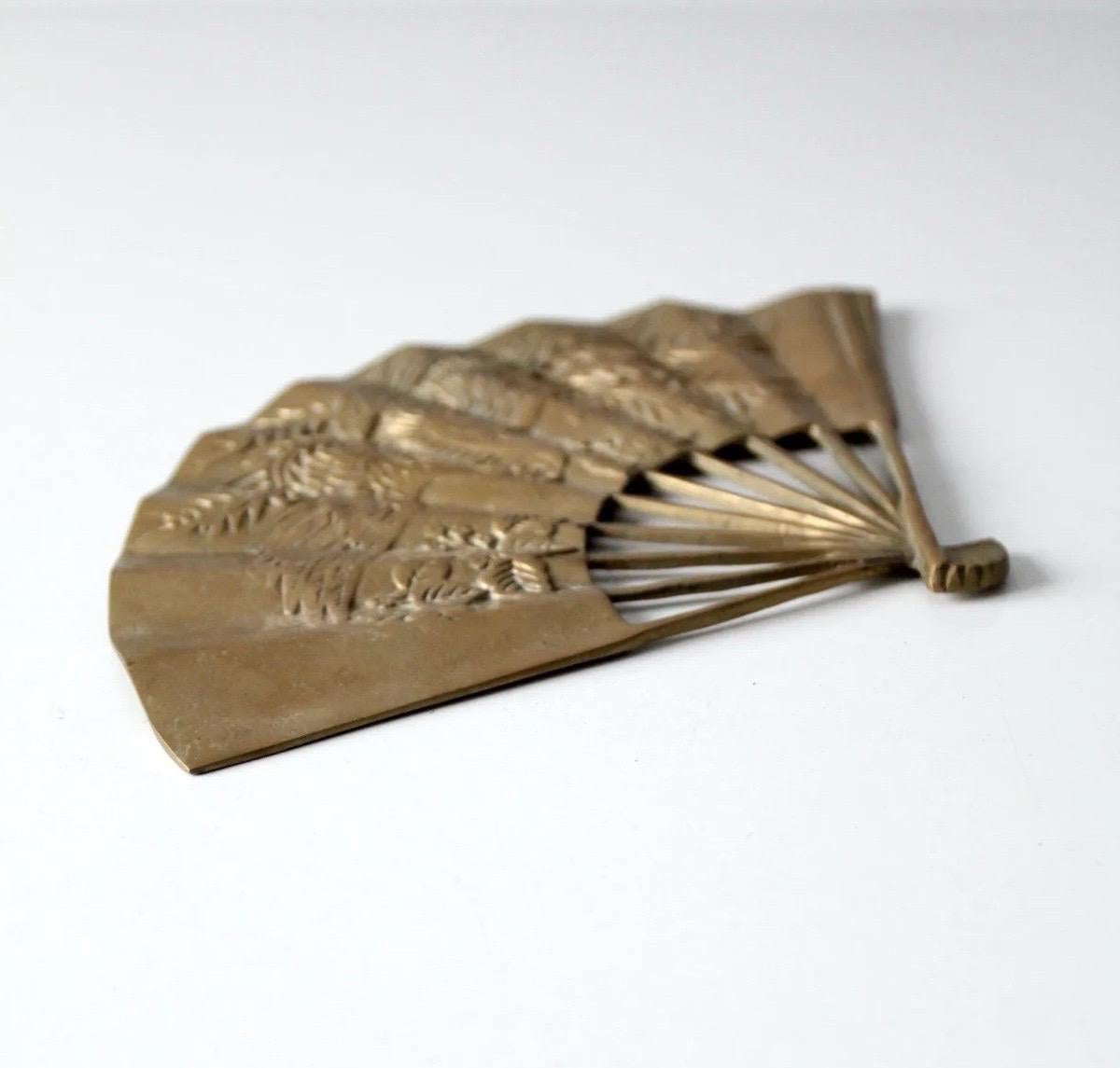 Anglo-Japanese Vintage Mid-Century Brass Japanese Hand Fan Brass Wall Decor Art Paperweight For Sale