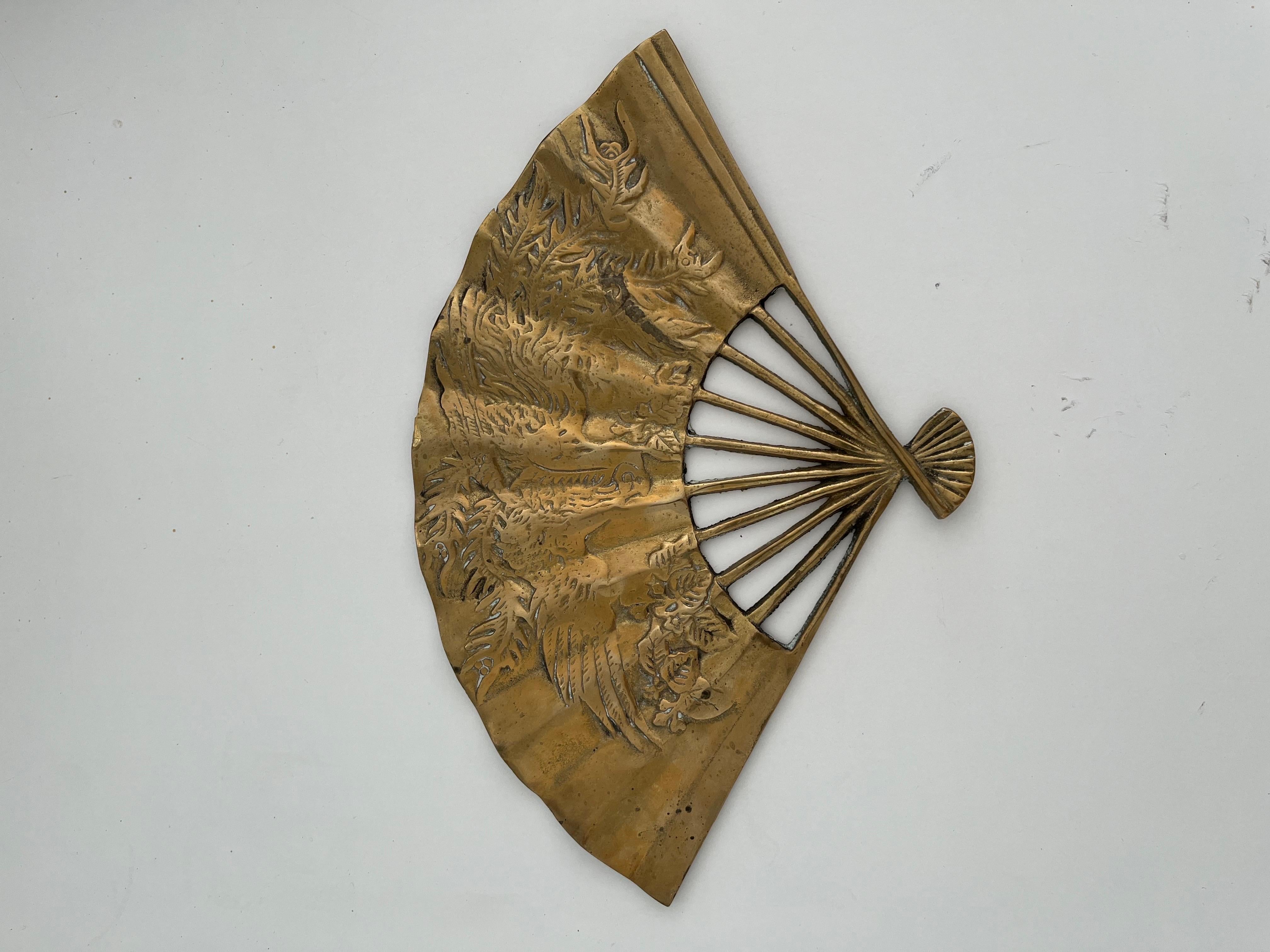 Vintage Mid-Century Brass Japanese Hand Fan Brass Wall Decor Art Paperweight For Sale 3