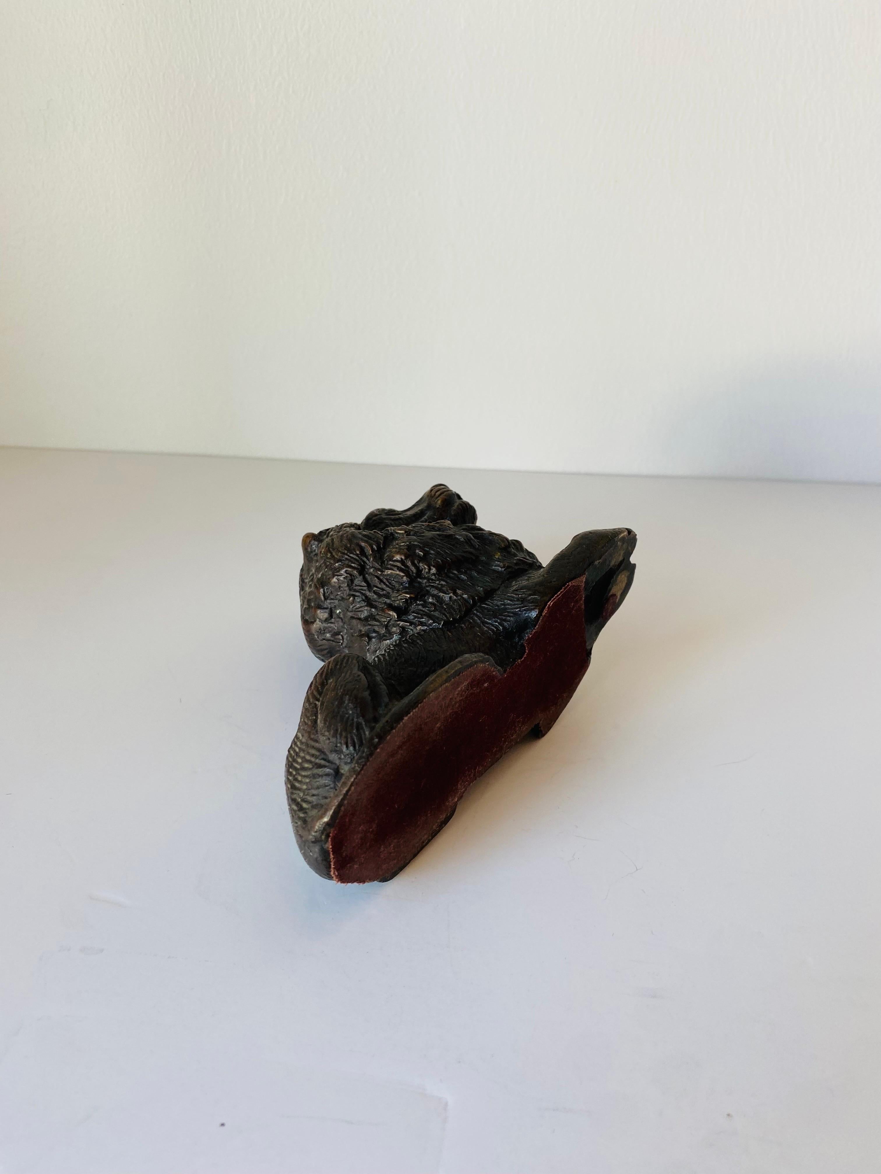 Figura di leone in ottone d'epoca della metà del secolo scorso in vendita 1